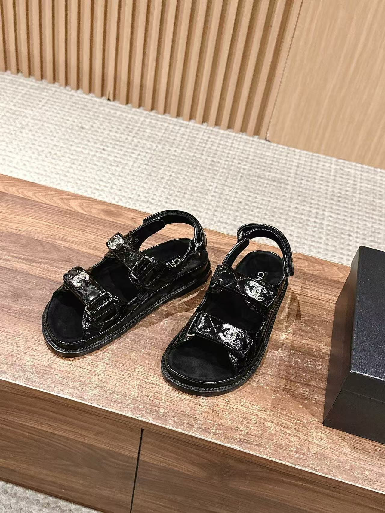UA Ch*el Slides