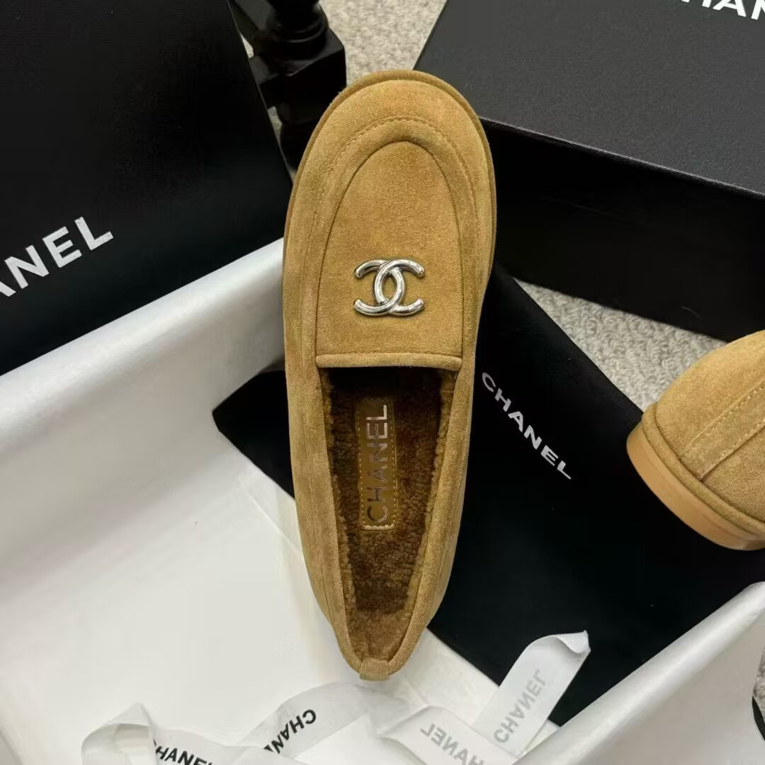 UA Ch*el Loafers