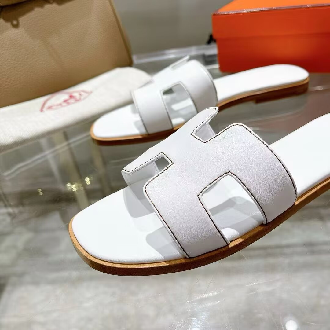 UA Hermès Oran sandal