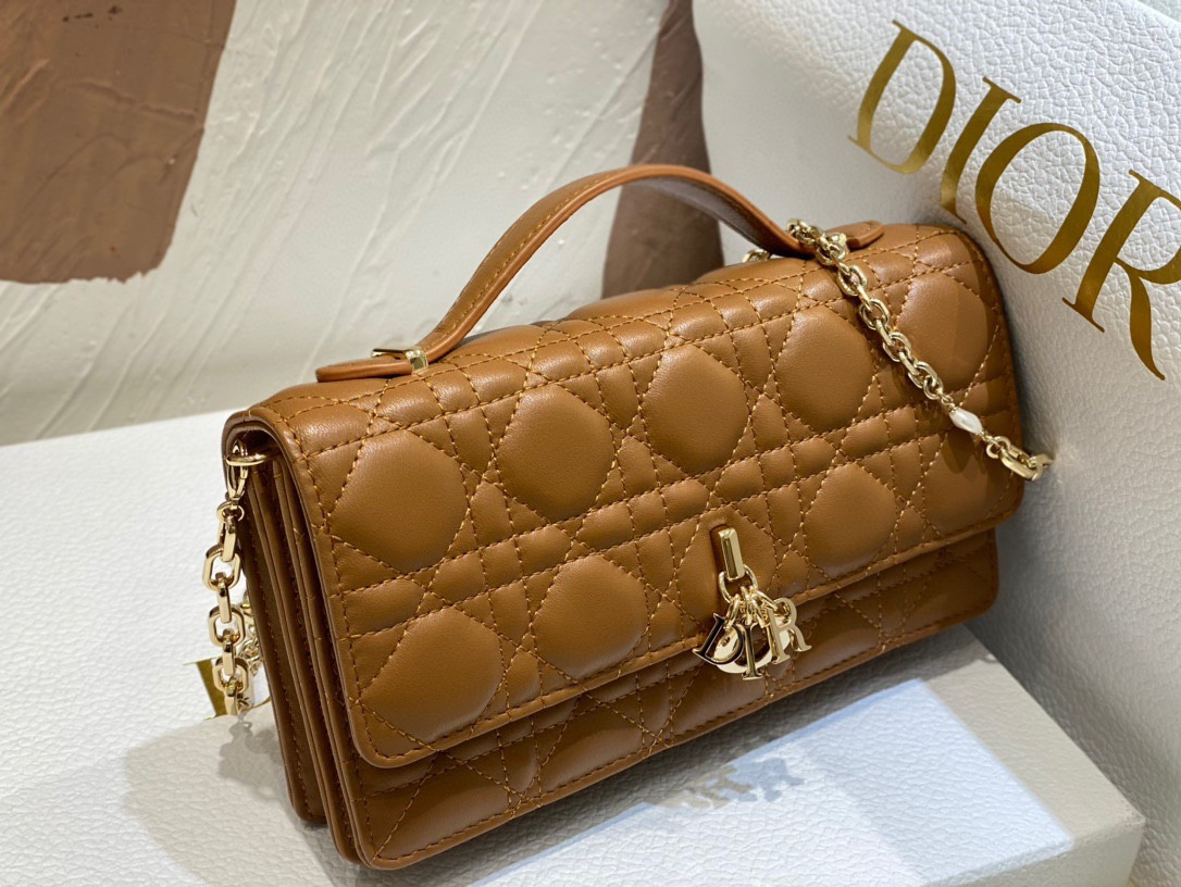 MISS D*0r MINI HANDBAG 21 x 11.5 x 4.5 cm