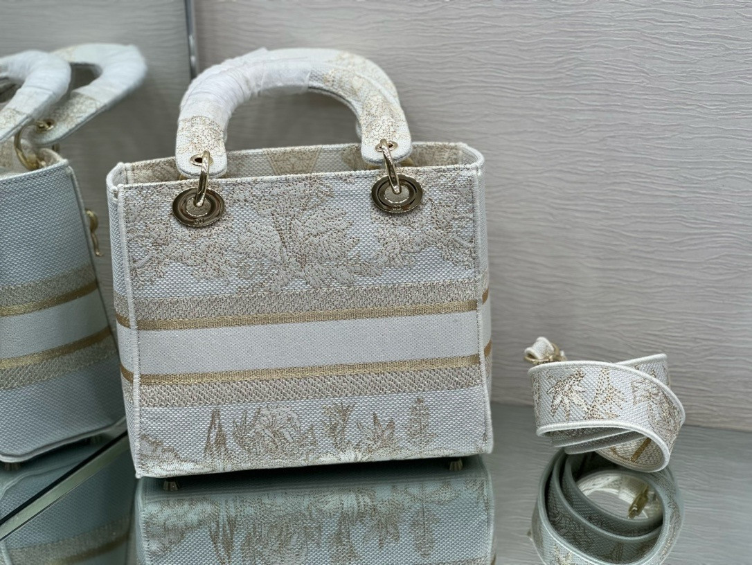 MEDIUM D*0r LADY D-LITE BAG  24 x 20 x 11 cm