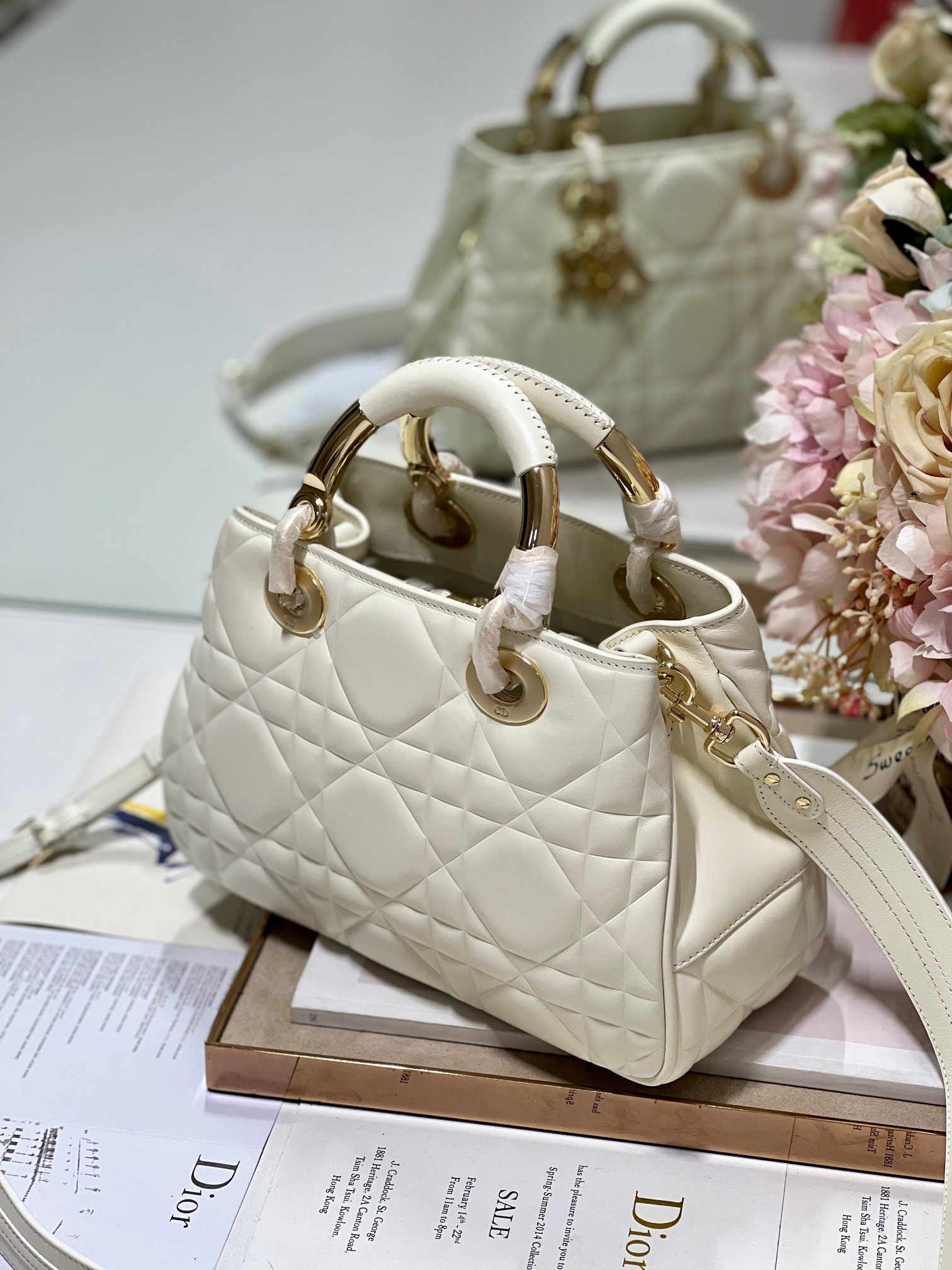 Lady D*0r 95•22  24×16.5×9.5cm