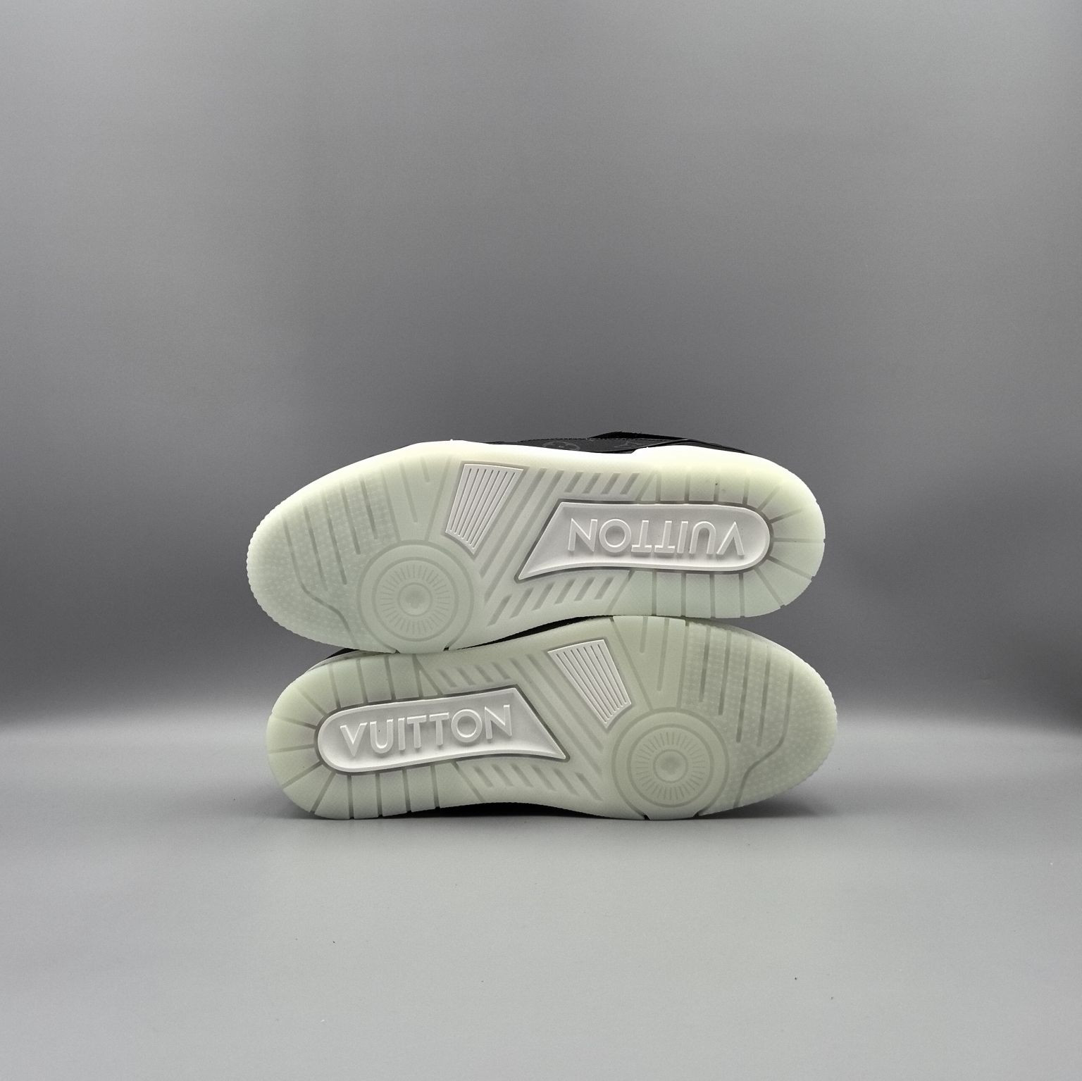 UA LV Trainer Sneaker