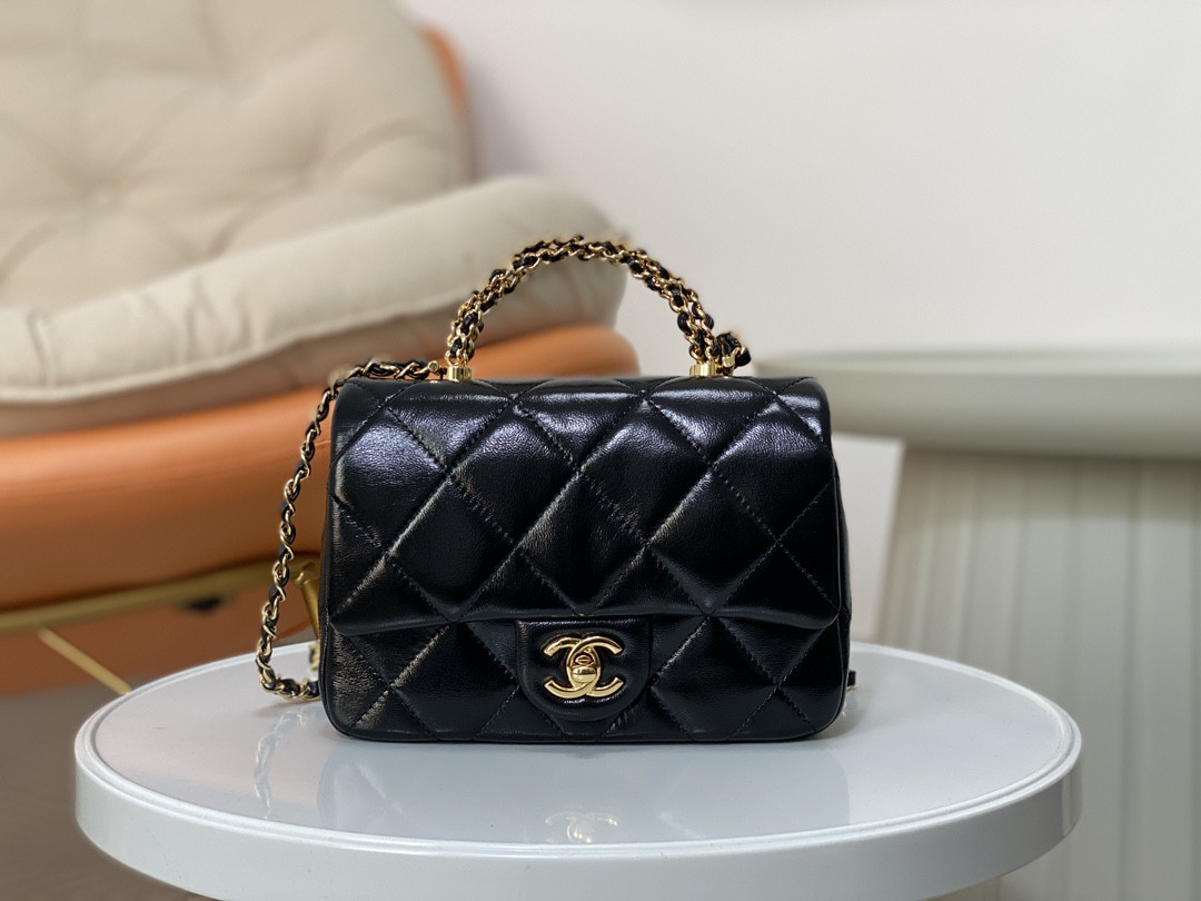 Ch*el WALLET ON CHAIN   19x13x7cm