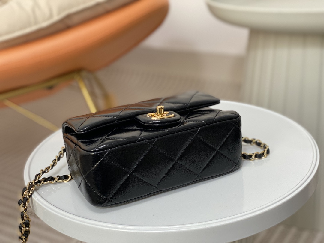 Ch*el WALLET ON CHAIN   19x13x7cm