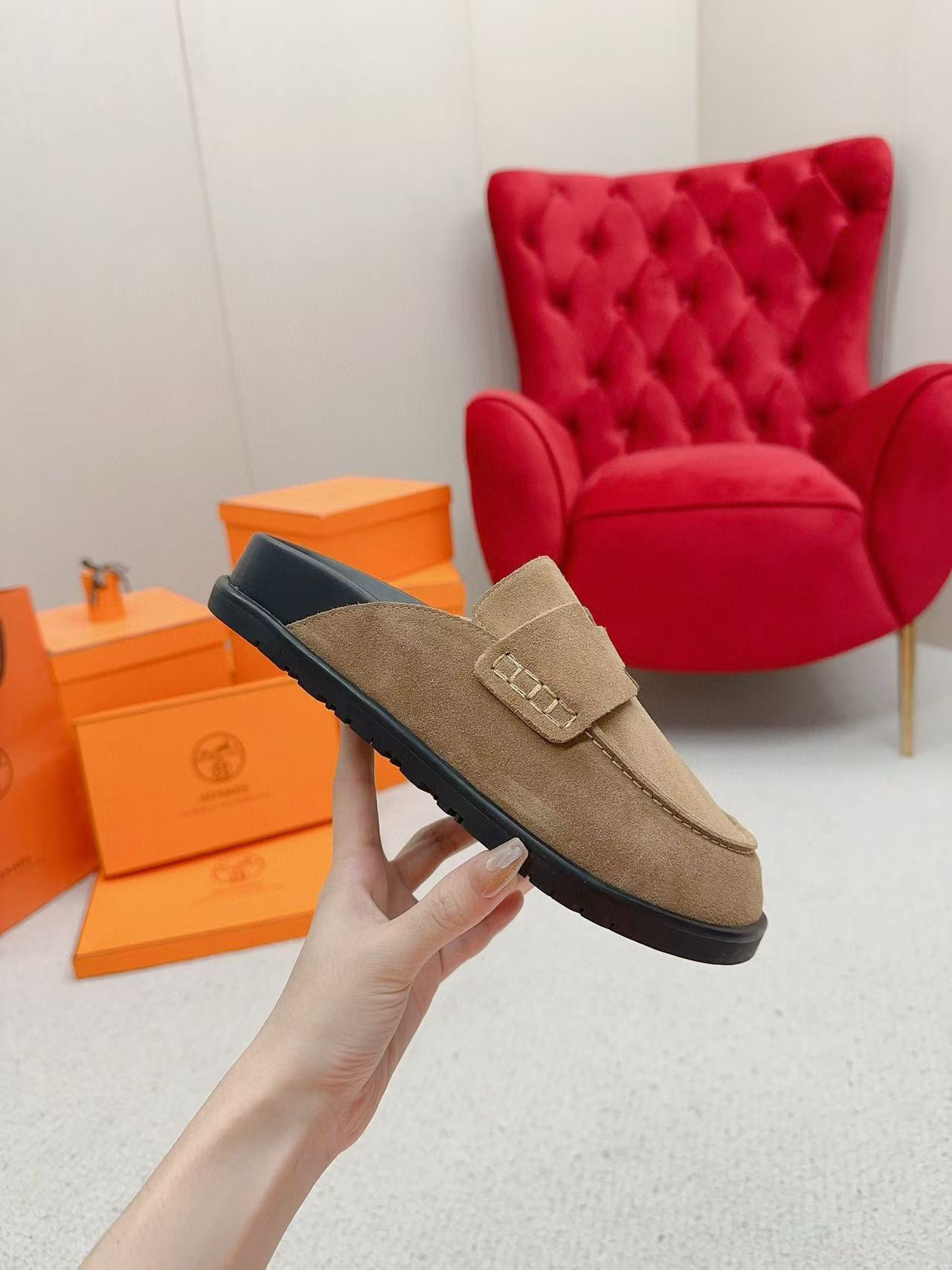 UA Hermès slippers