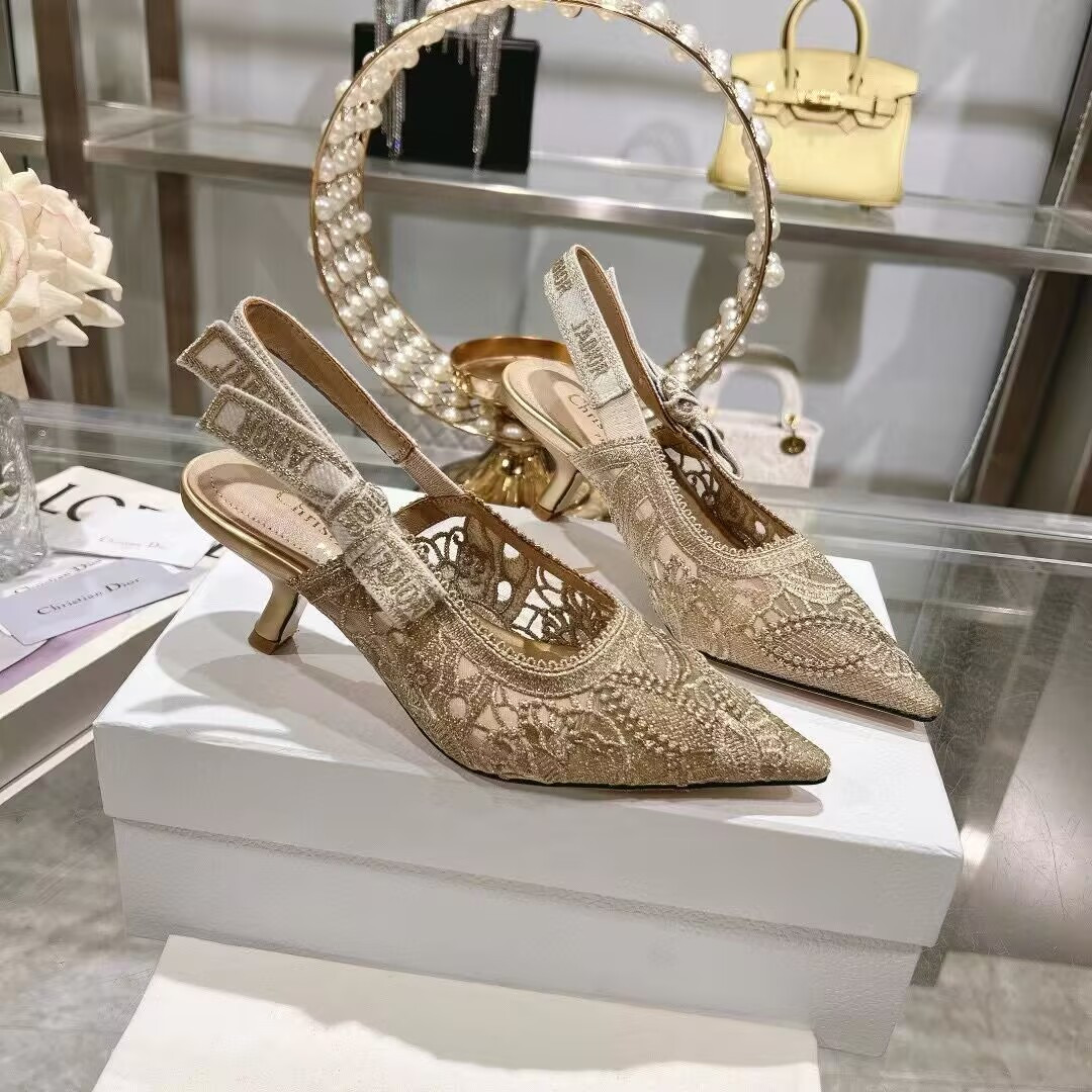 UA D*0r J'AD*0r Slingback Pump