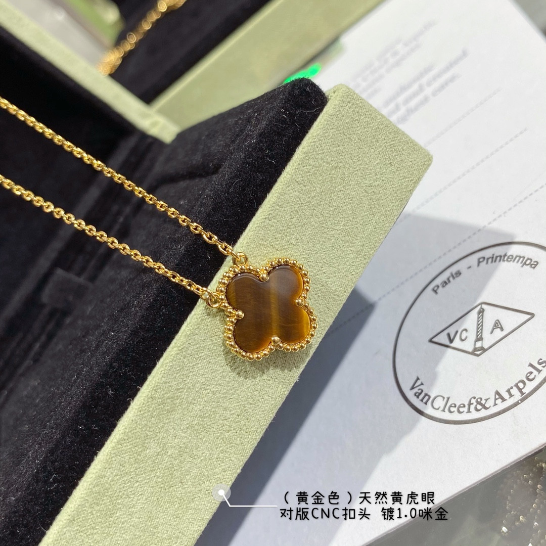 V*N CL*F & Arpels Medium Classic Natural yellow tiger eye four leaf clover Necklace Diameter approx 1.5cm,Chain length approx 40+5cm