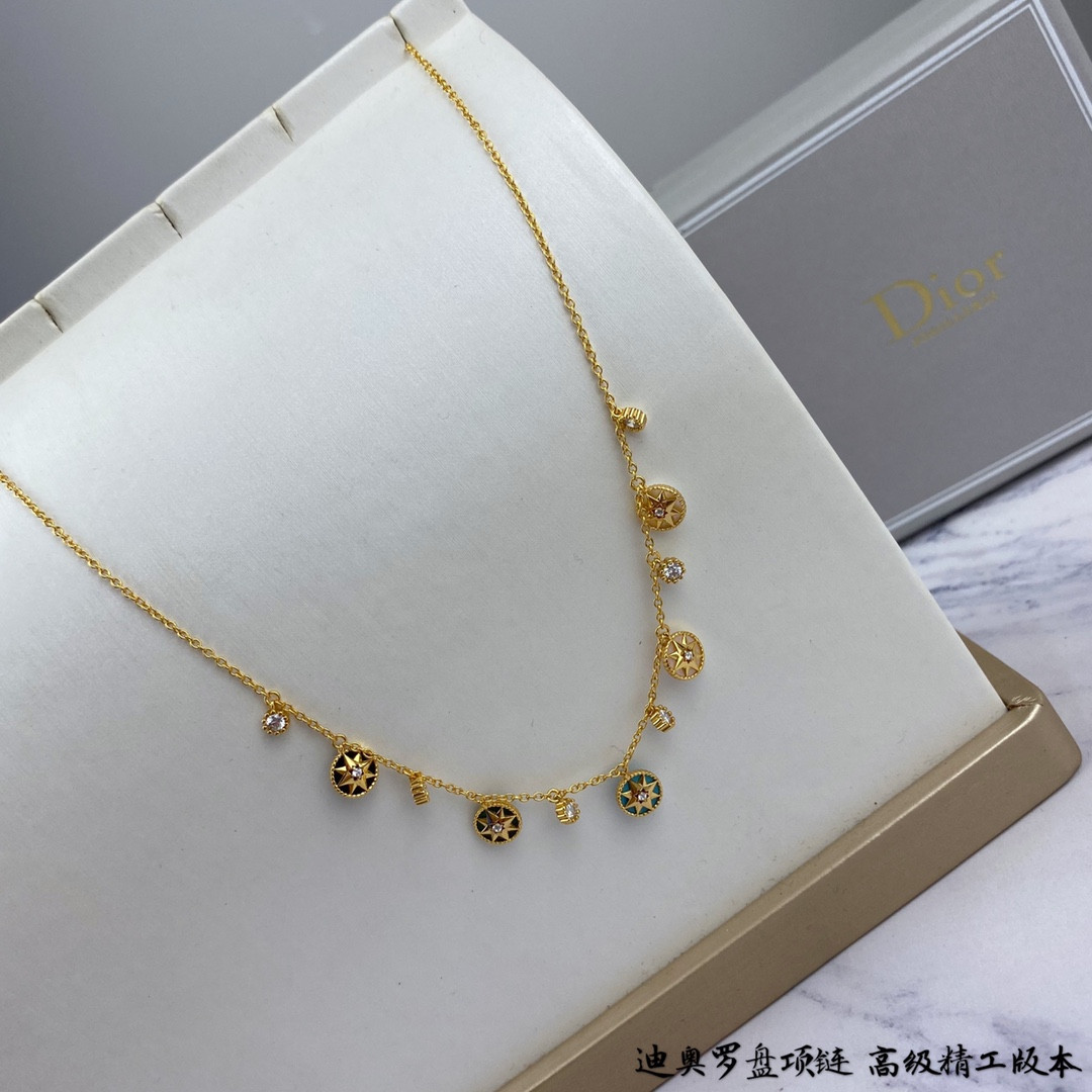 D*0r compass Necklace