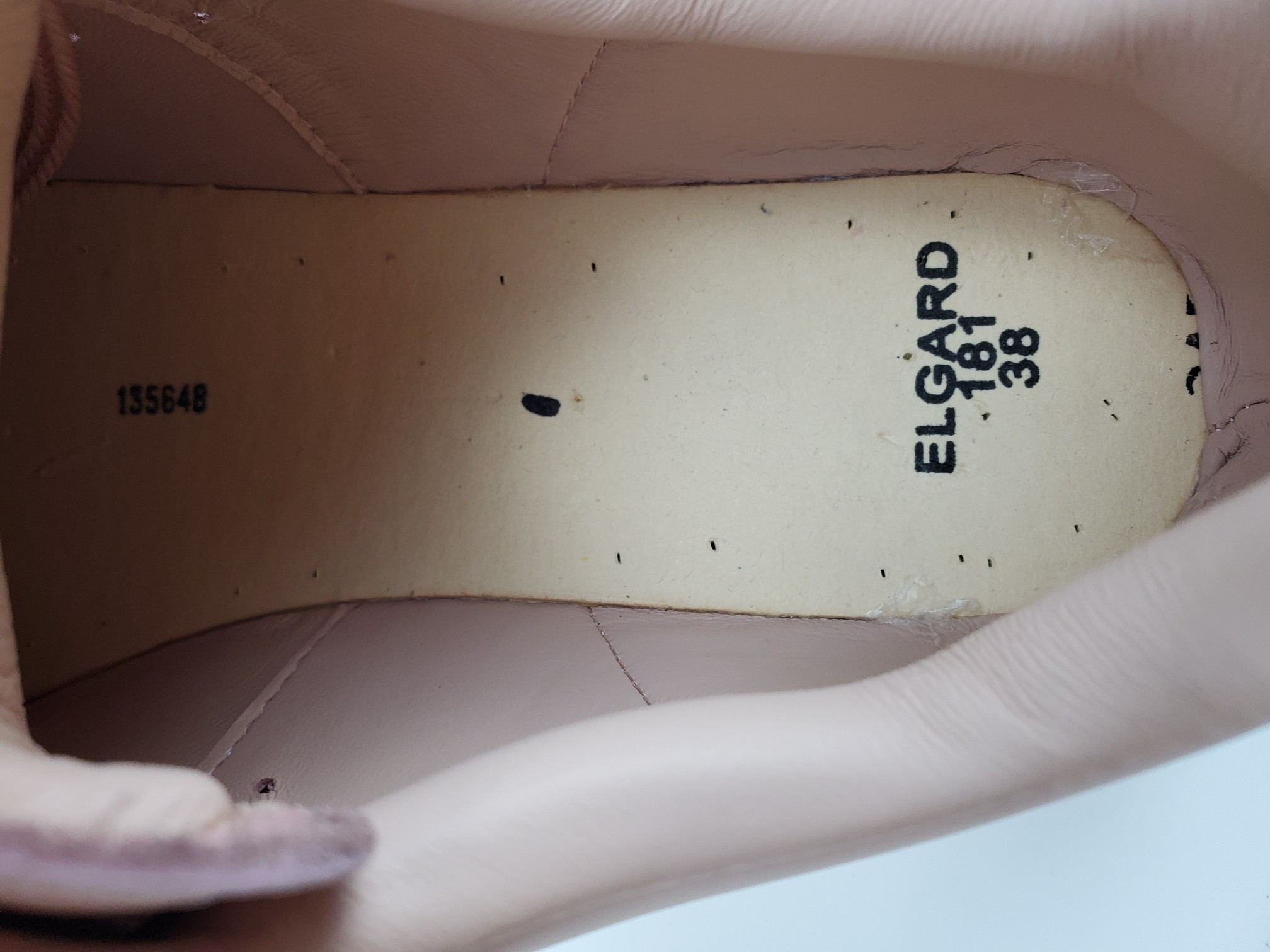 Ale*d*r M*Q*en Trainers Pink