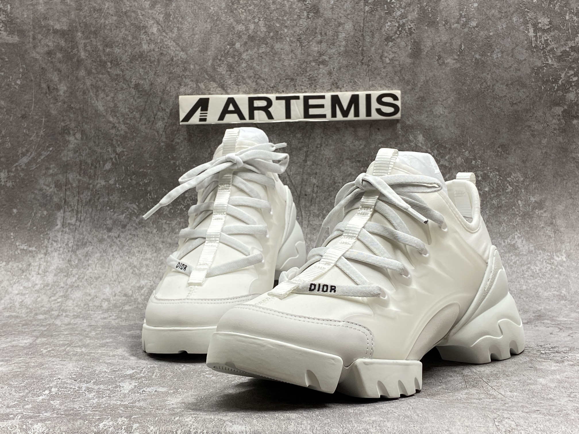 D*0r D Connect White Neoprene