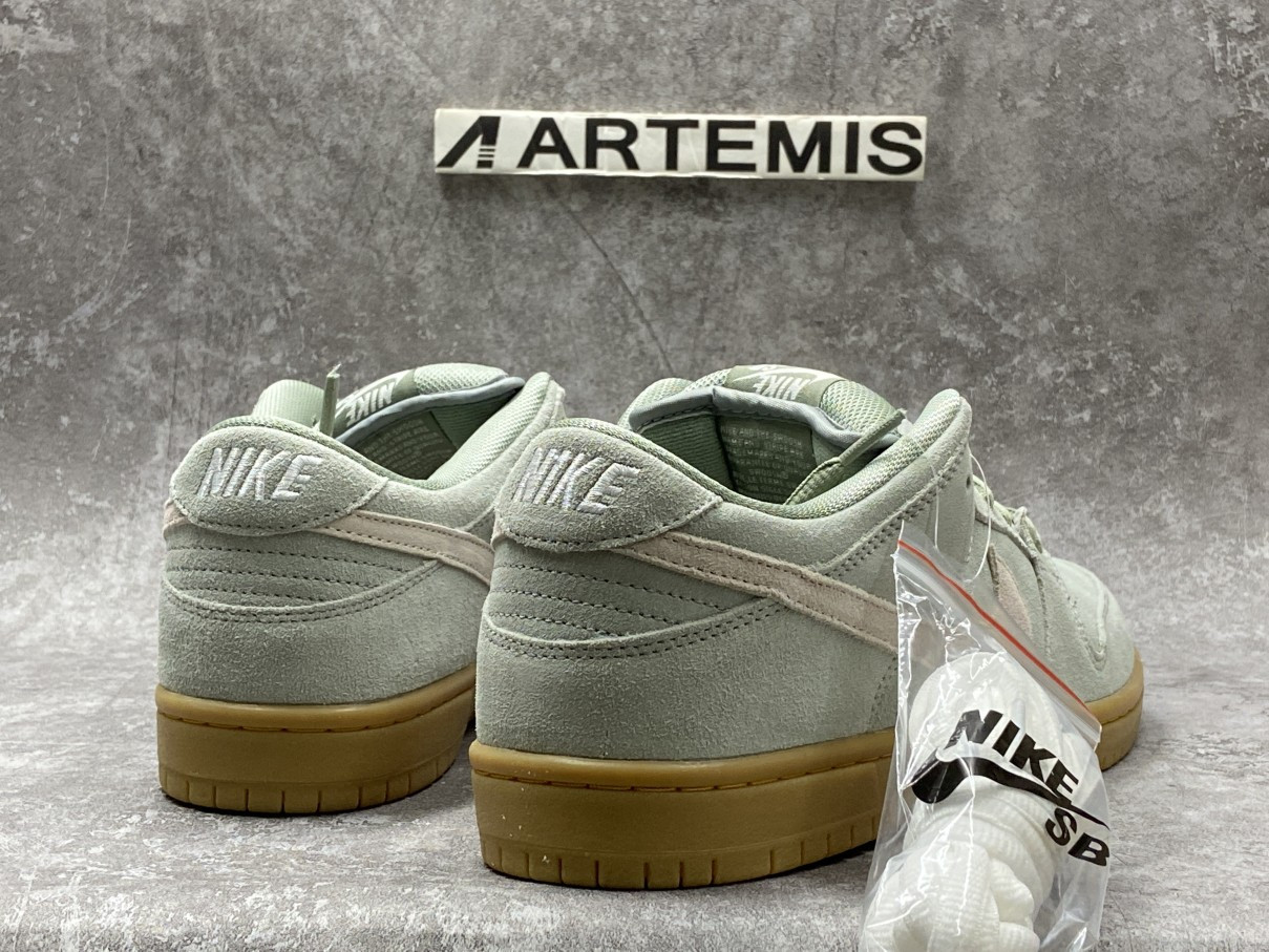 Nike SB Dunk Low Island Green Gum