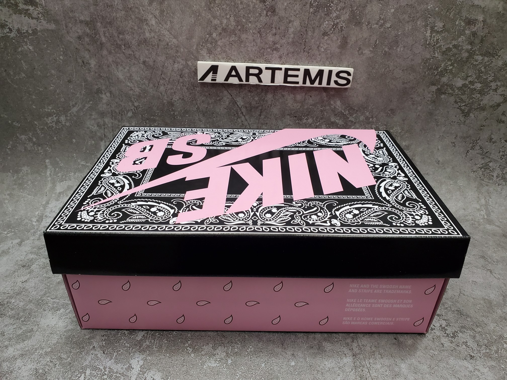 Nike SB Dunk Low Travis Scott (Special Box Edition)