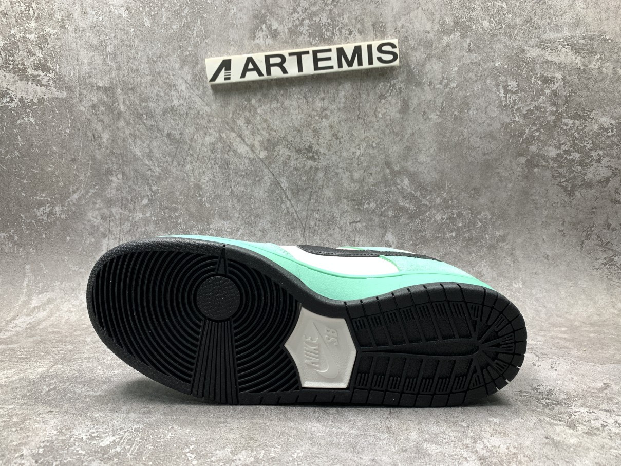 Nike Dunk SB Low Sea Crystal