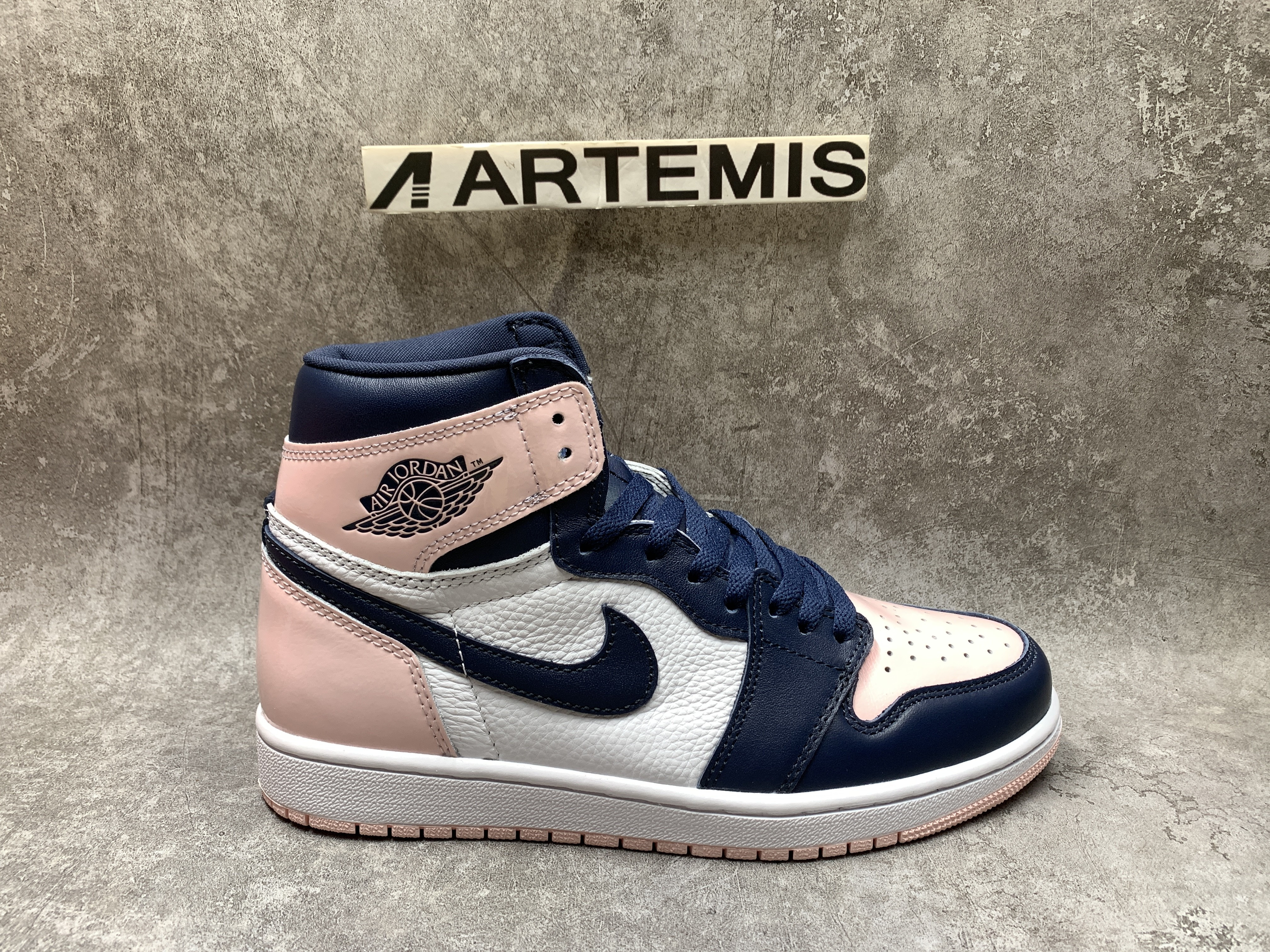 Air Jordan 1 Retro High OG SE Bubble Gum Atmosphere
