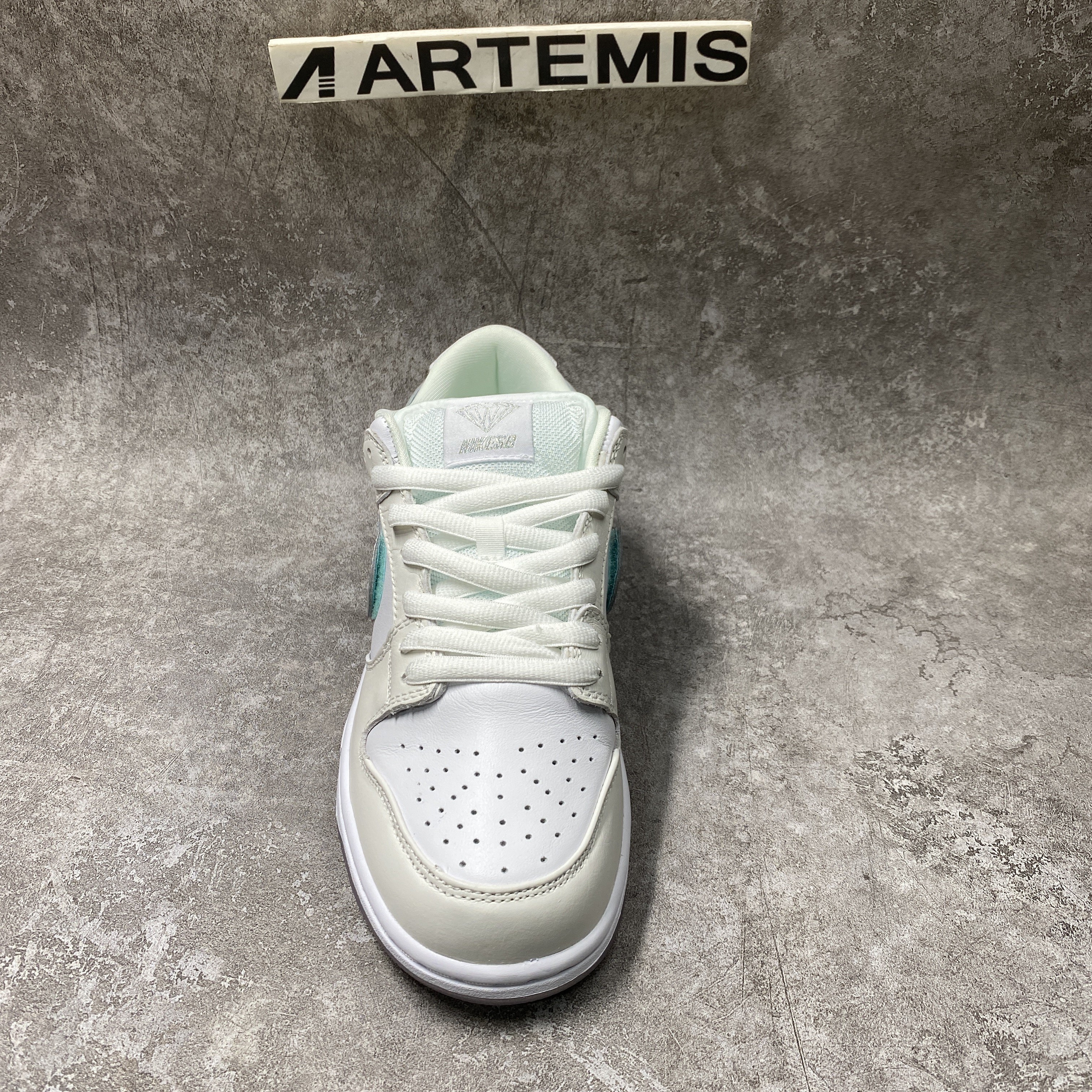 Nike SB Dunk Low Diamond S*pply Co White Diamond