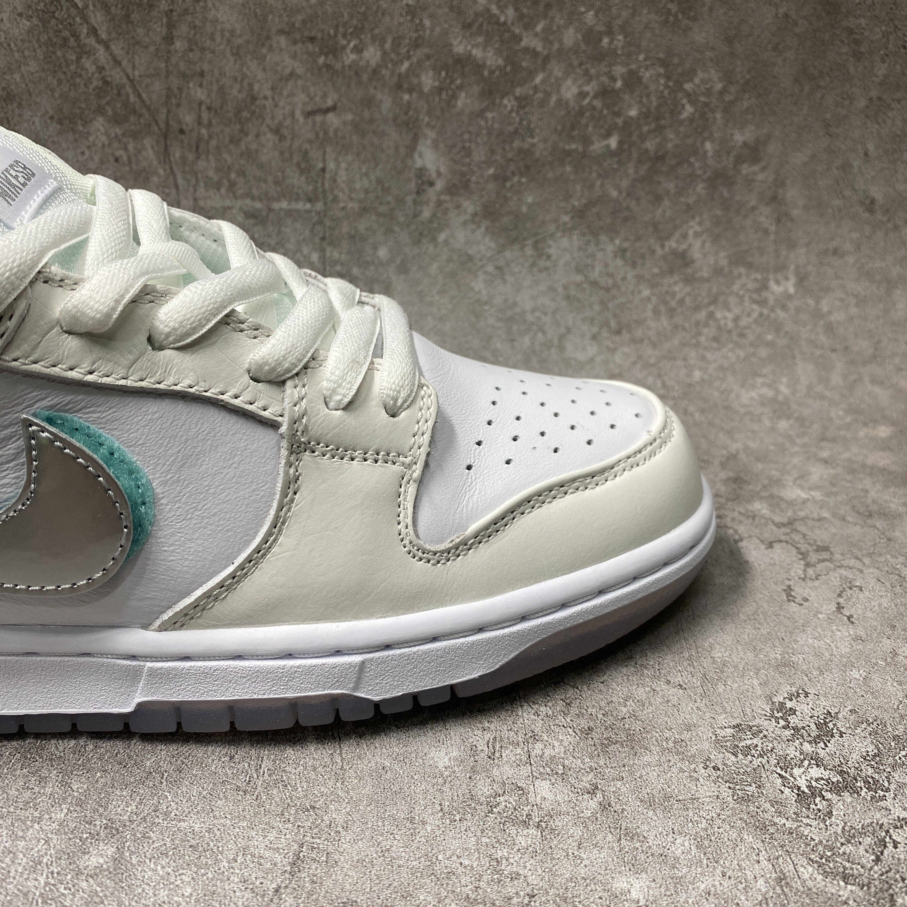 Nike SB Dunk Low Diamond S*pply Co White Diamond