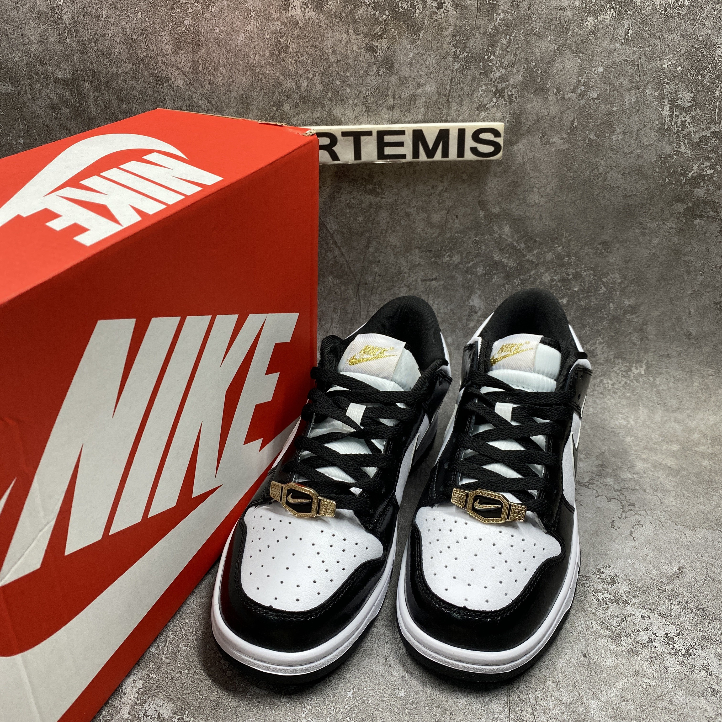 Nike Dunk Low World Champ