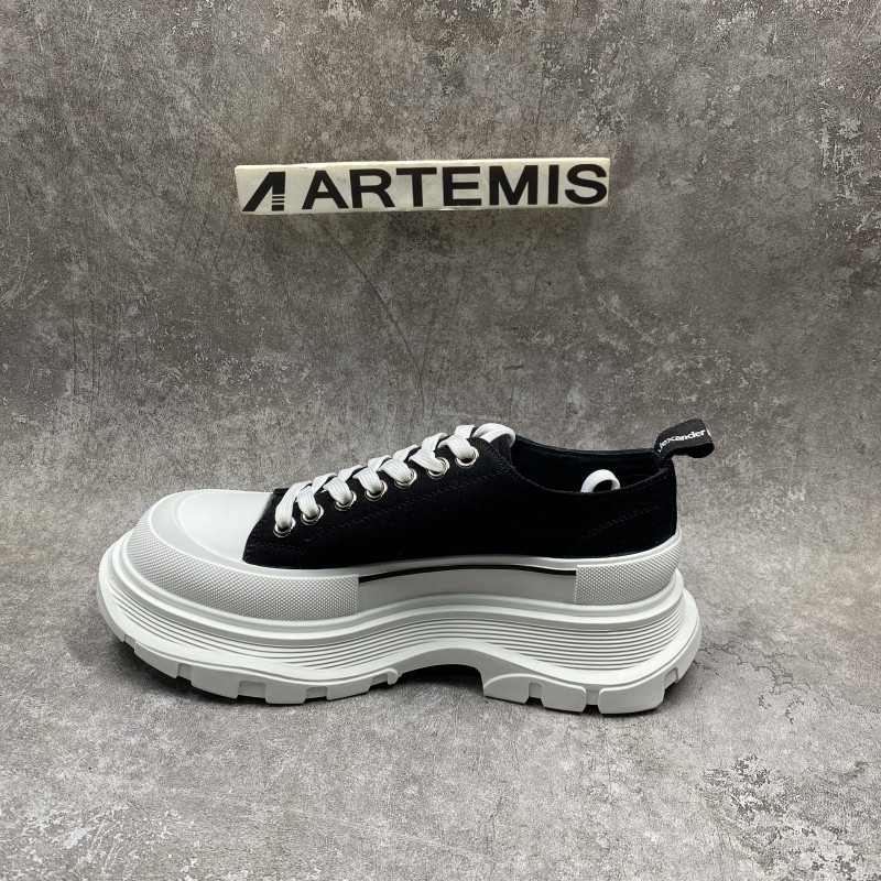 Ale*d*r M*Q*en Tread Slick Low Lace Up Black White