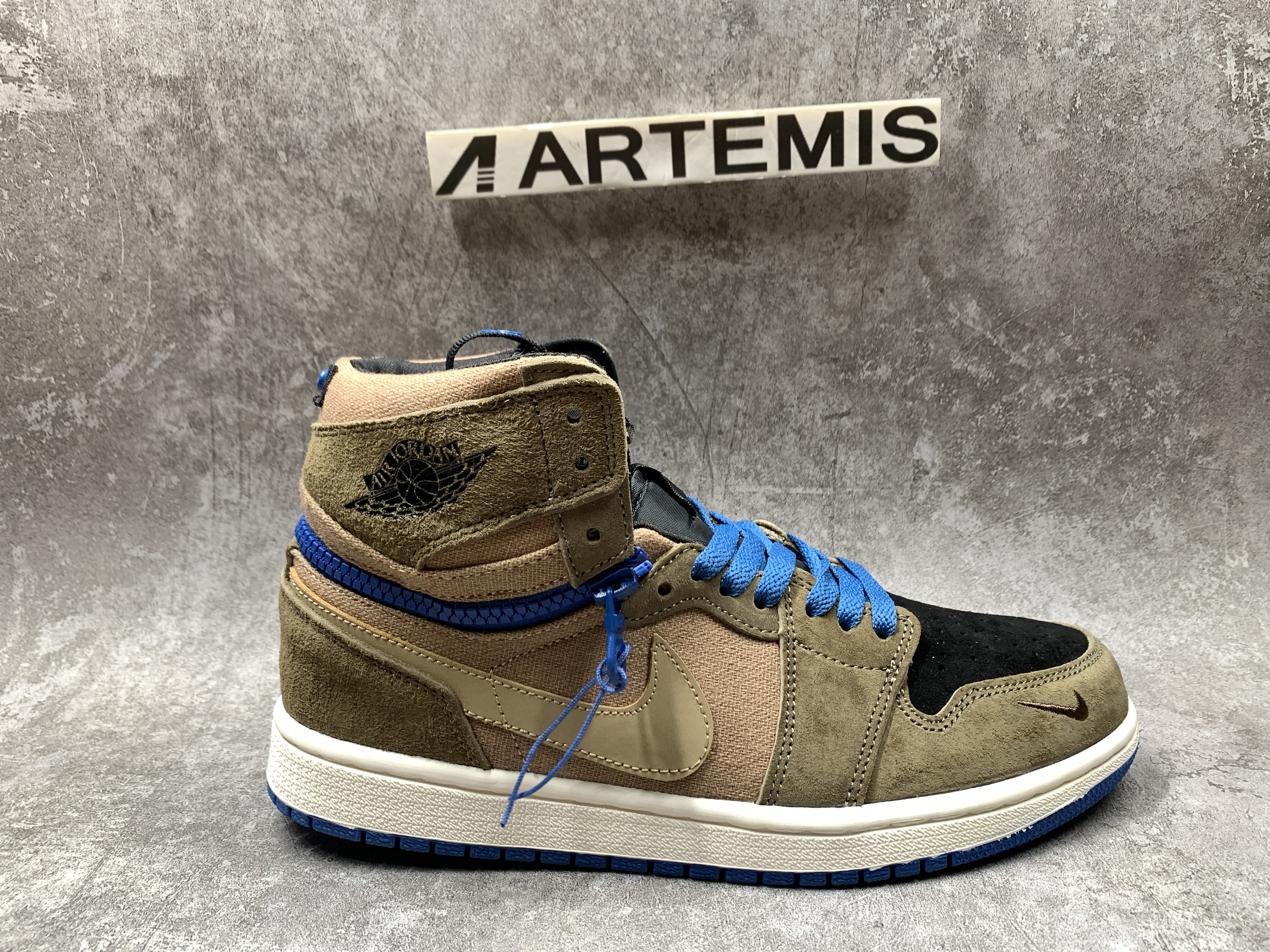 Air Jordan 1 High Switch Lets You Go From High To Low With Zippers