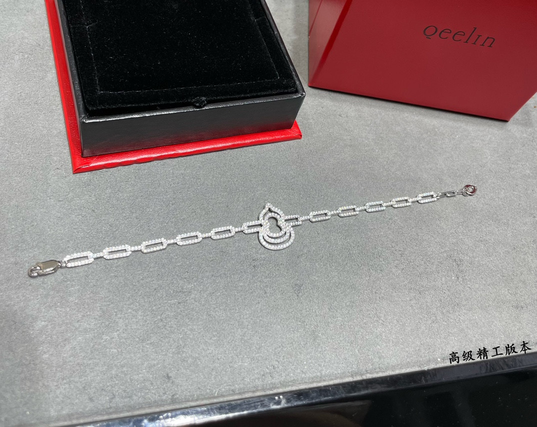 Qeelin Triple Loop Gourd Bracelet