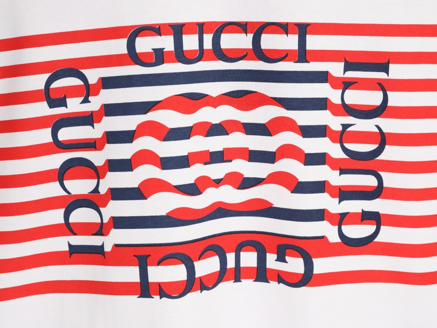 G*u*i Long-sleeved T-shirt