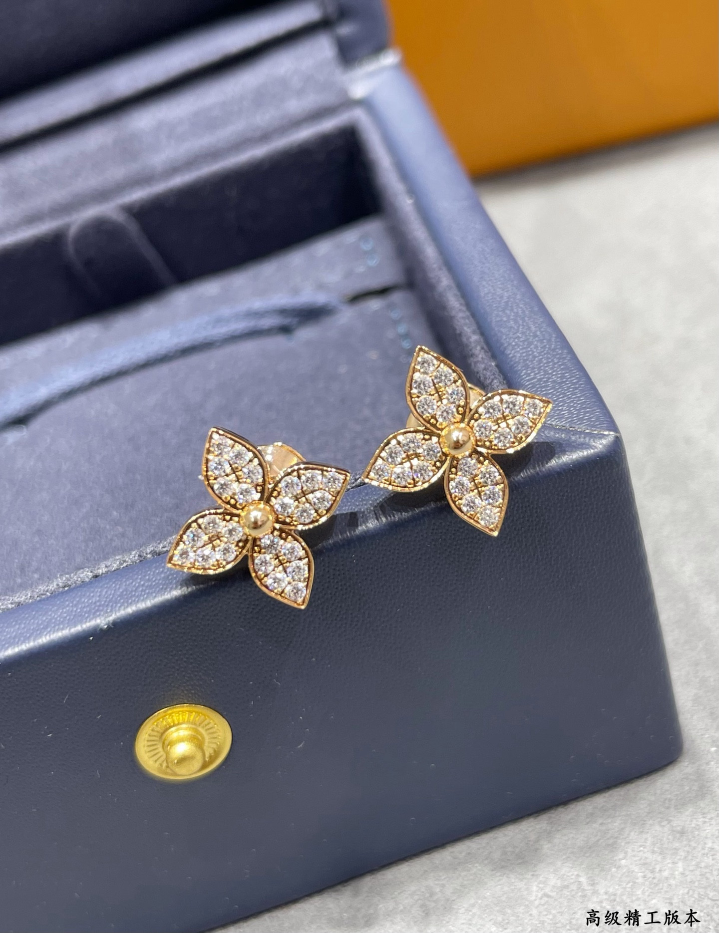 L0*is V*t0n Single flower full diamond Earrings