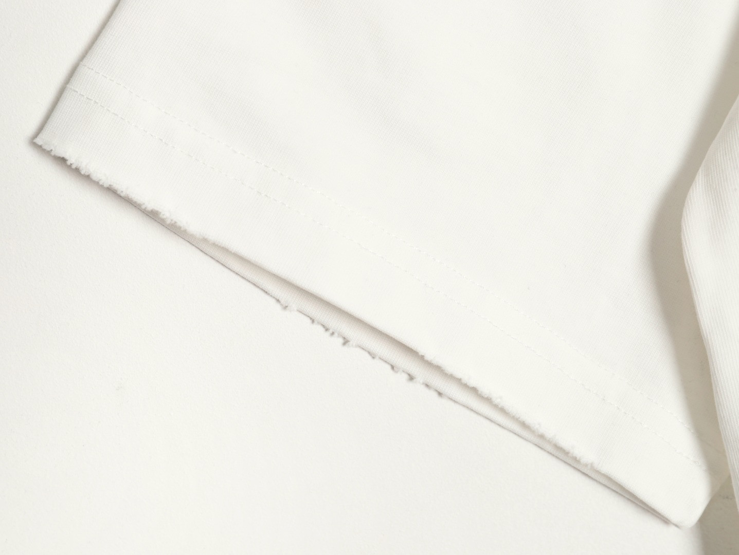 Ch**me He**ts 25SS Short-sleeved T-shirt