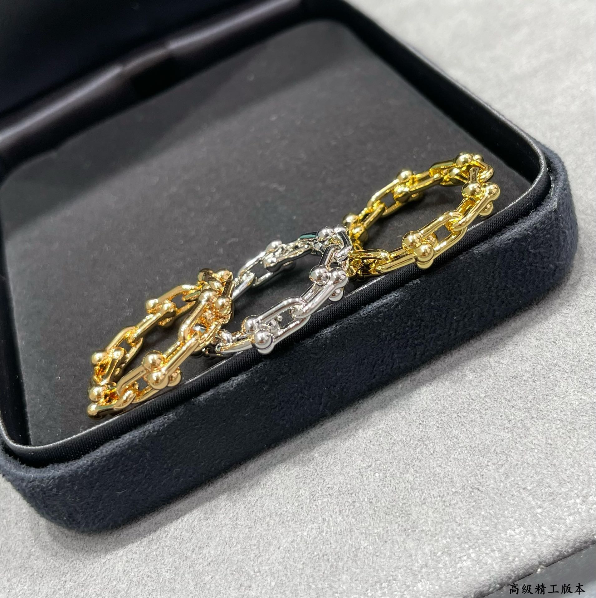 T*f*ny & Co. U-Link Chain Ring