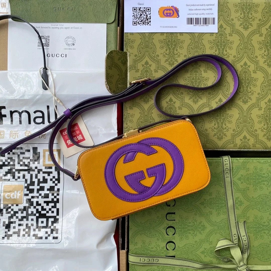 G*u*i Interlocking G mini bag