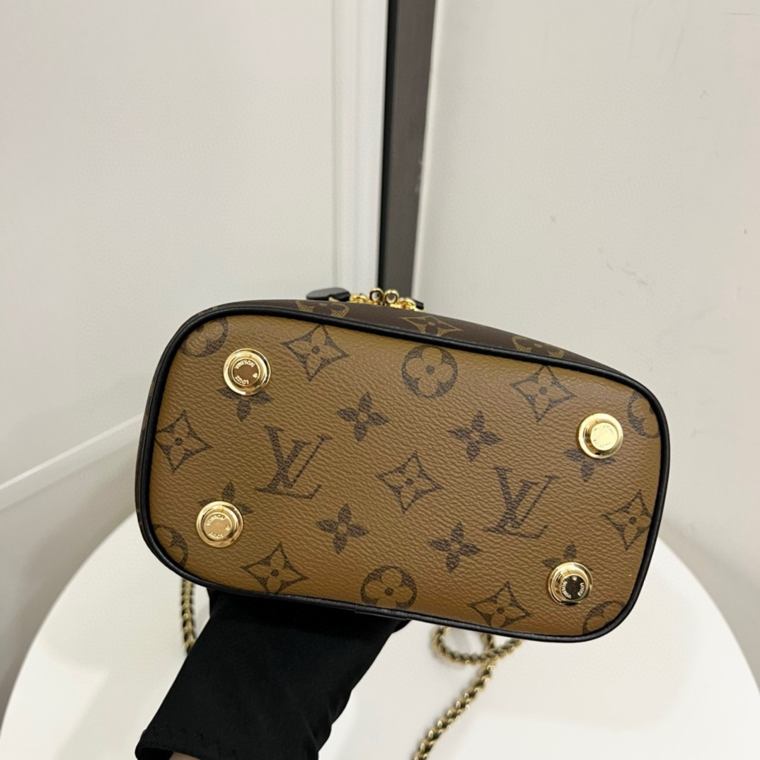 L0*is V*t0n LV Vanity PM M45165 19x13x11 CM