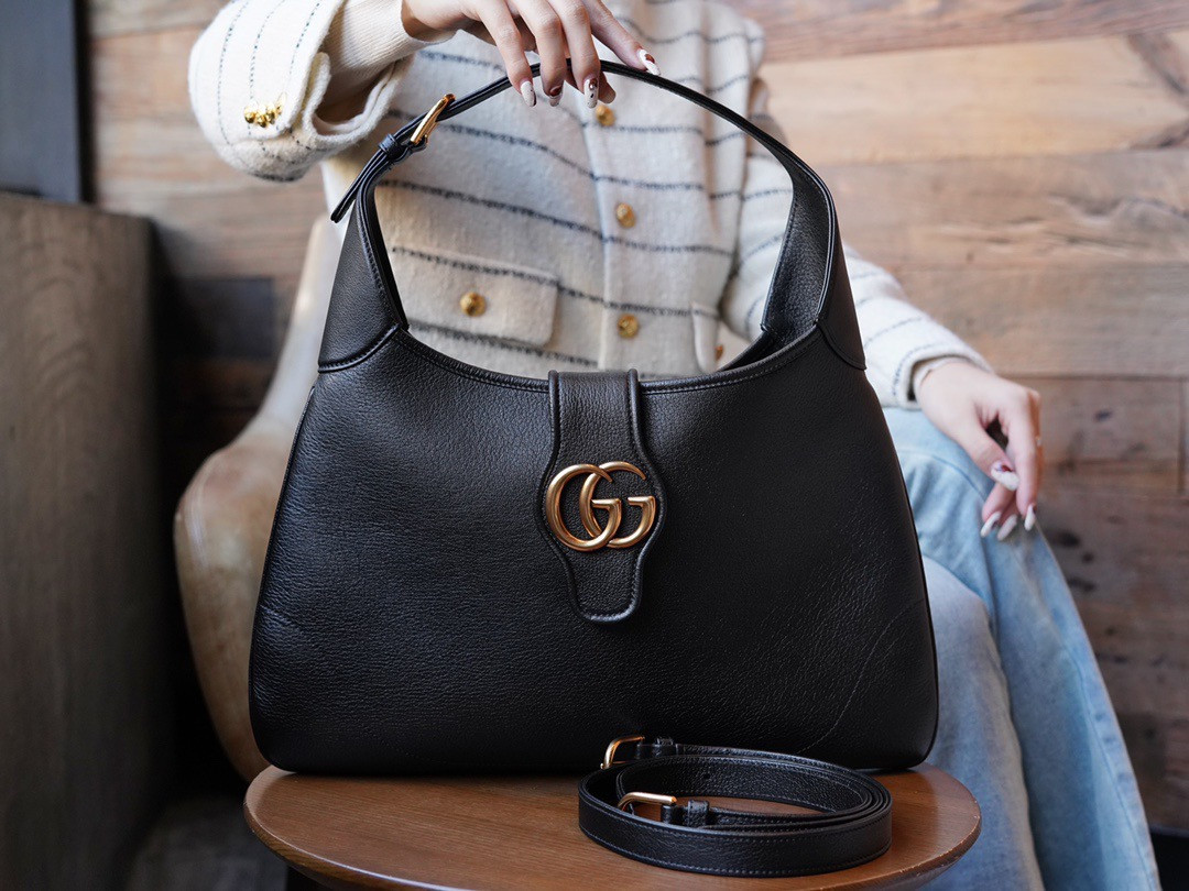 Aphrodite medium shoulder bag