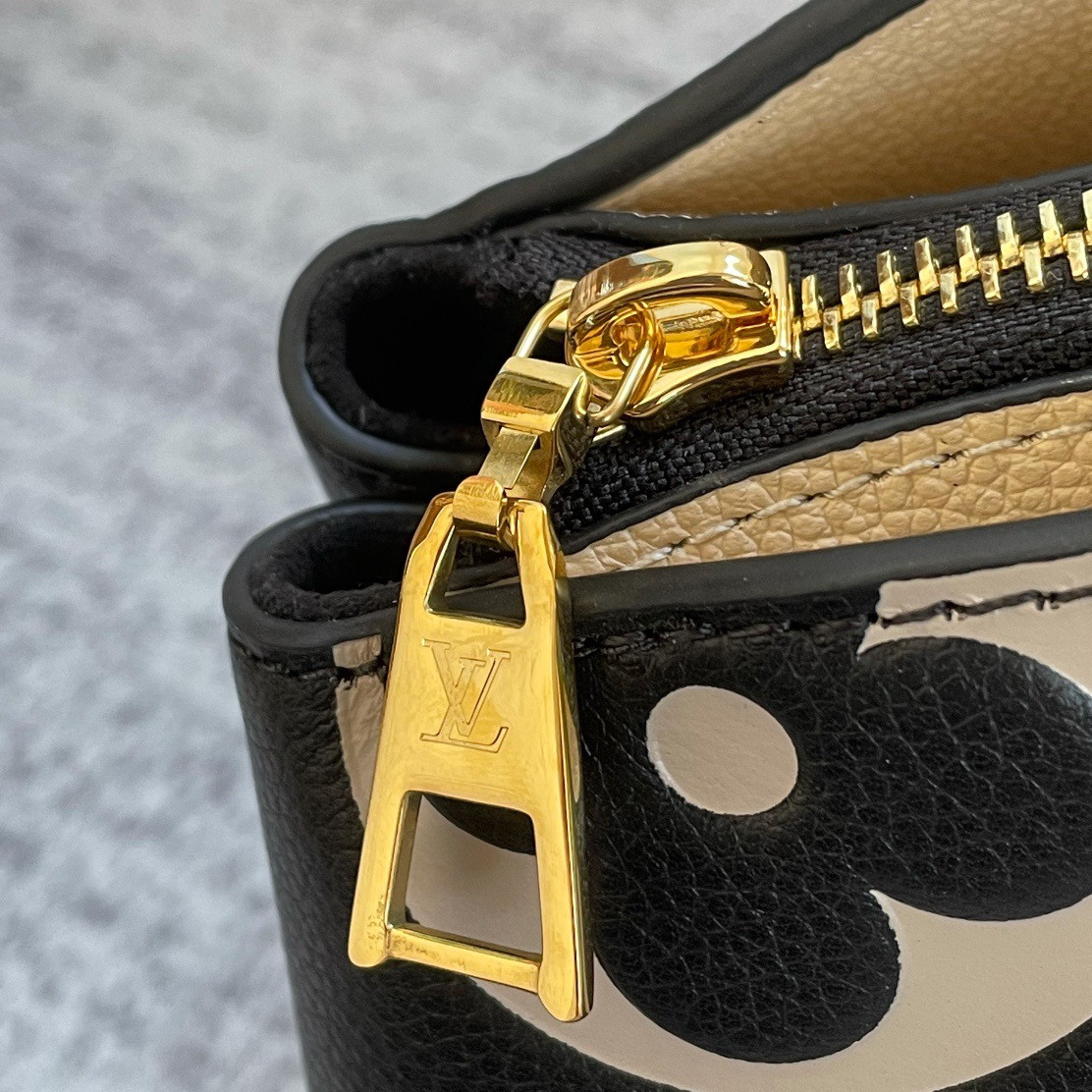 LV GRAND PALAIS M45842