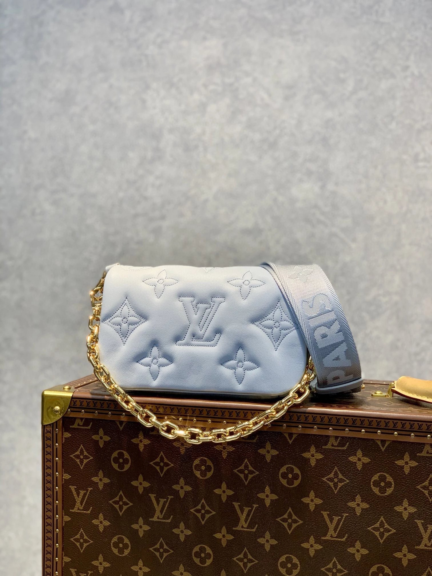 LV WALLET ON STRAP BUBBLEGRAM M81399