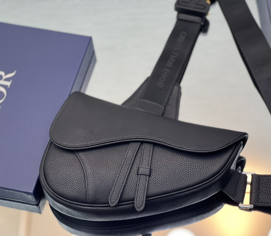 D*0r Saddle Bag Black Grained Calfskin 26 x 19 x 4.5 cm