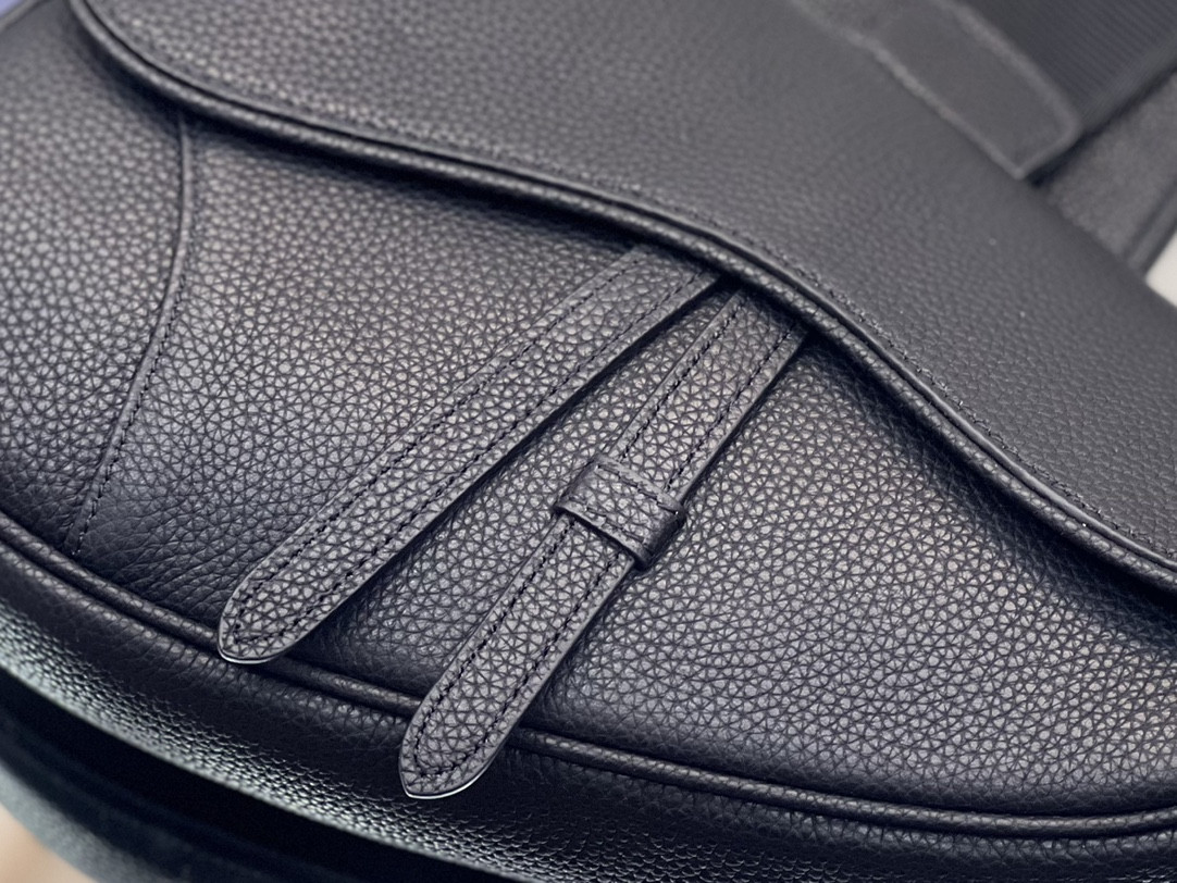 D*0r Saddle Bag Black Grained Calfskin 26 x 19 x 4.5 cm