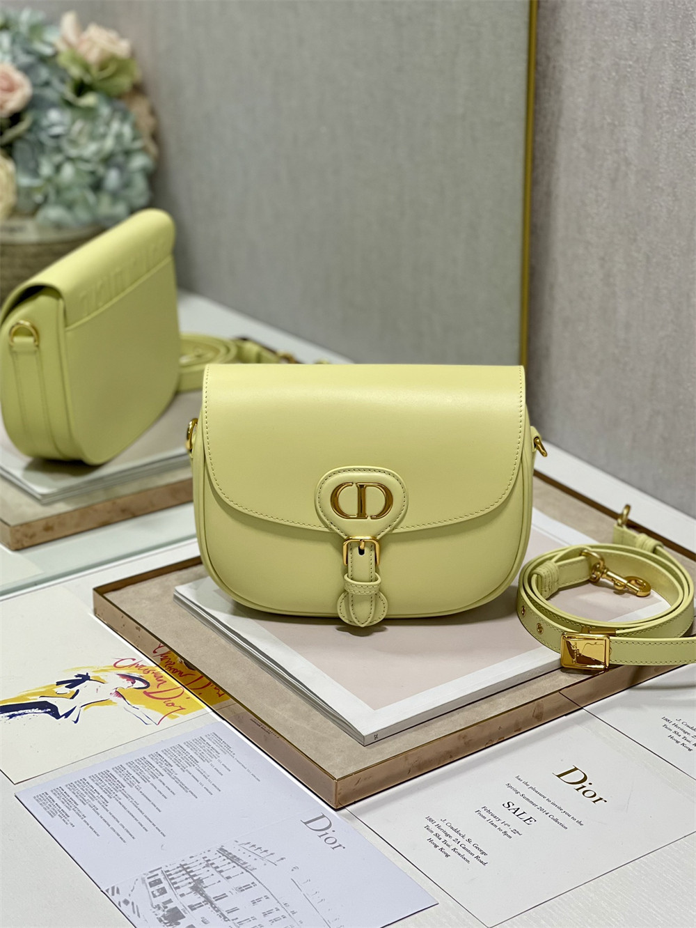 MEDIUM D*0r BOBBY BAG Light Green Box Calfskin