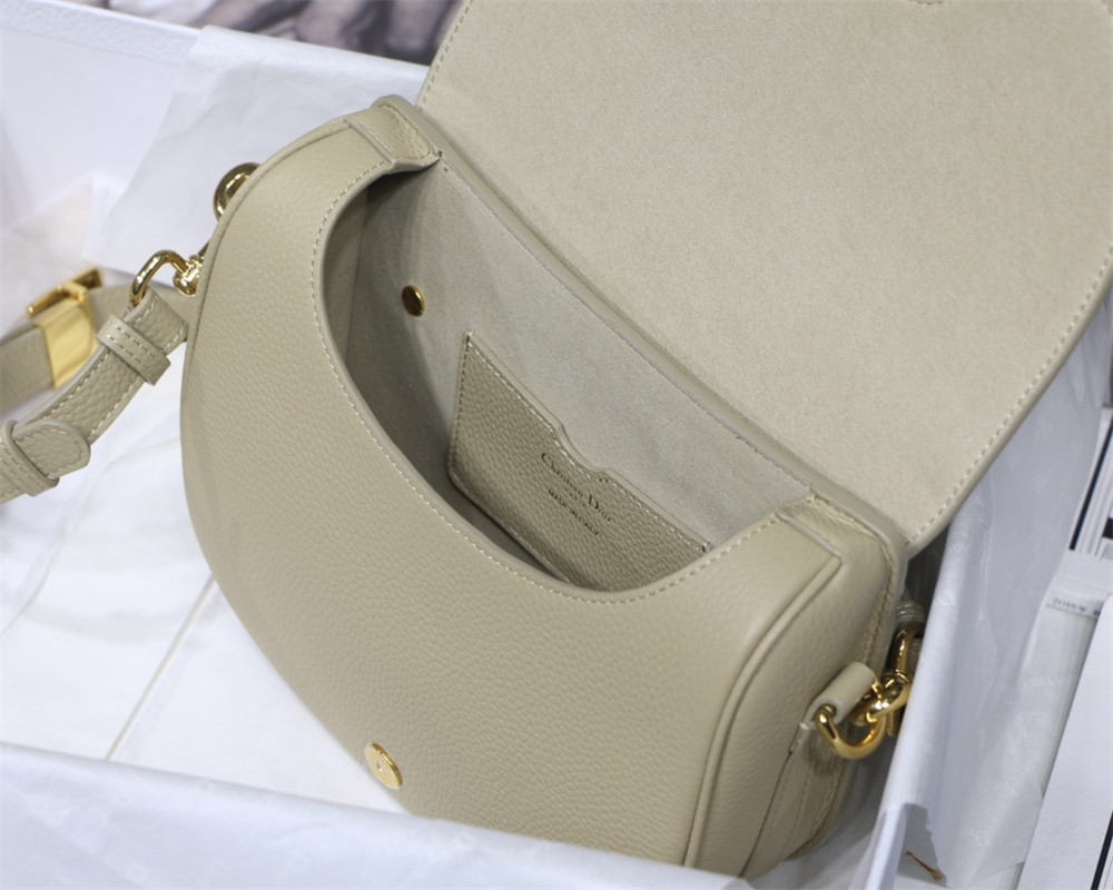 MEDIUM D*0r BOBBY BAG Apricot Grained Calfskin