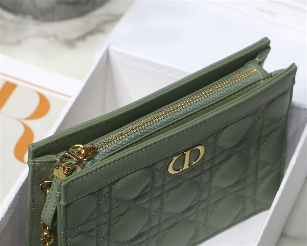 D*0r CARO ZIPPED POUCH WITH CHAIN Green S*pple Cannage Calfskin 19 x 14 x 4.5 cm