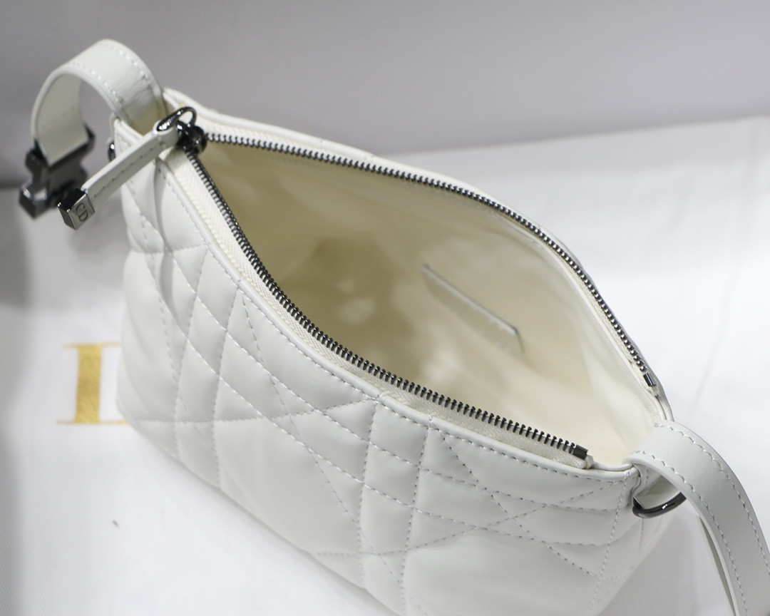 D*0r TRAVEL NOMAD POUCH WHITE