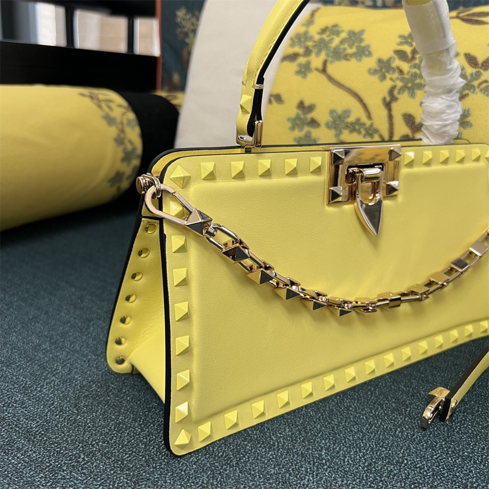 va*t*no GARAVANI ROCKSTUD23 smooth calfskin handbag Yellow
