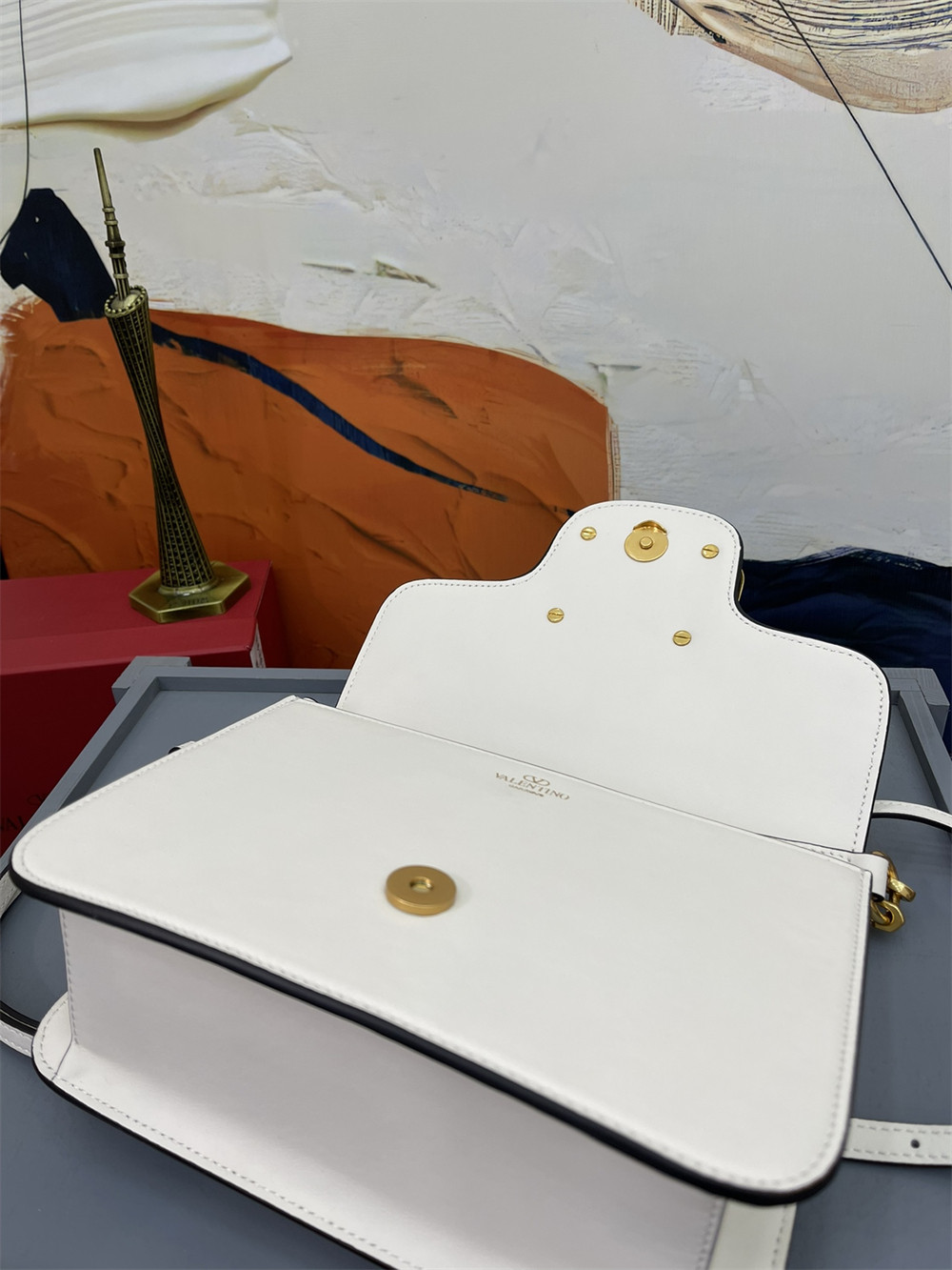 va*t*no GARAVANI LOCÒ CALFSKIN SHOULDER Small BAG 22 x 16  x 7 cm