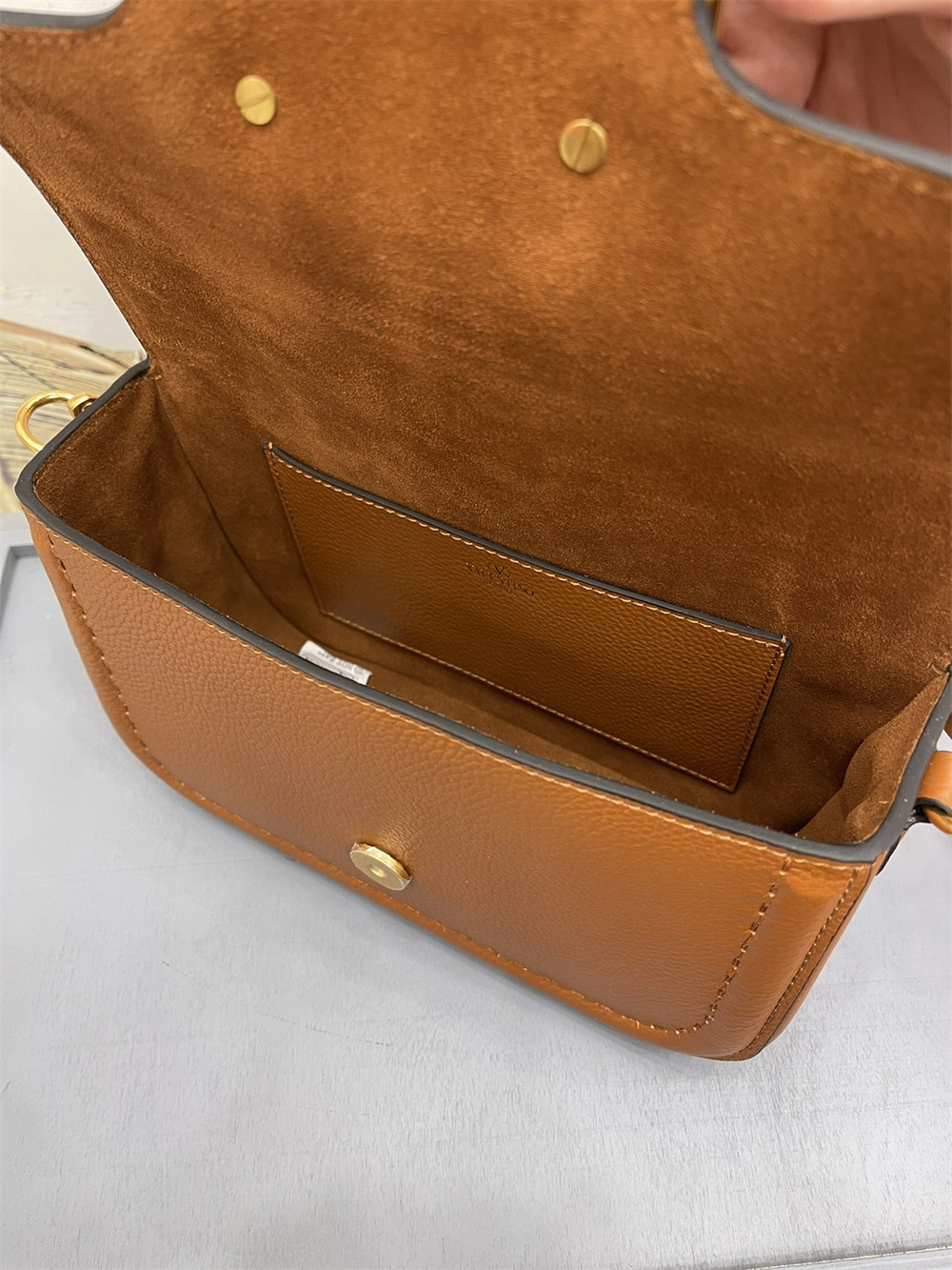 va*t*no GARAVANI ALLTIME GRAINY CALFSKIN SHOULDER BAG BROWN