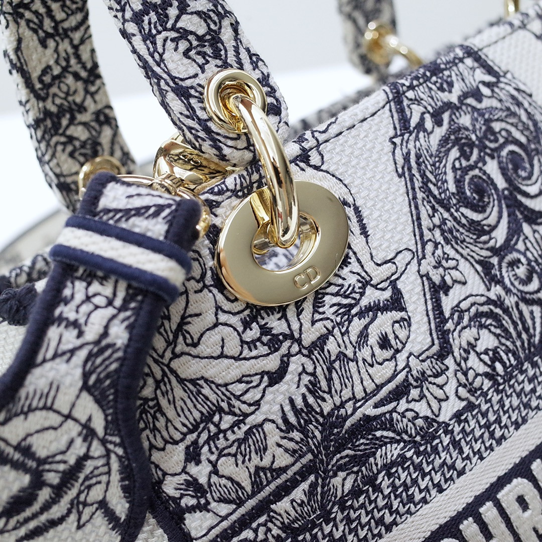 MEDIUM D*0r LADY D-LITE BAG 24 x 20 x 11 cm