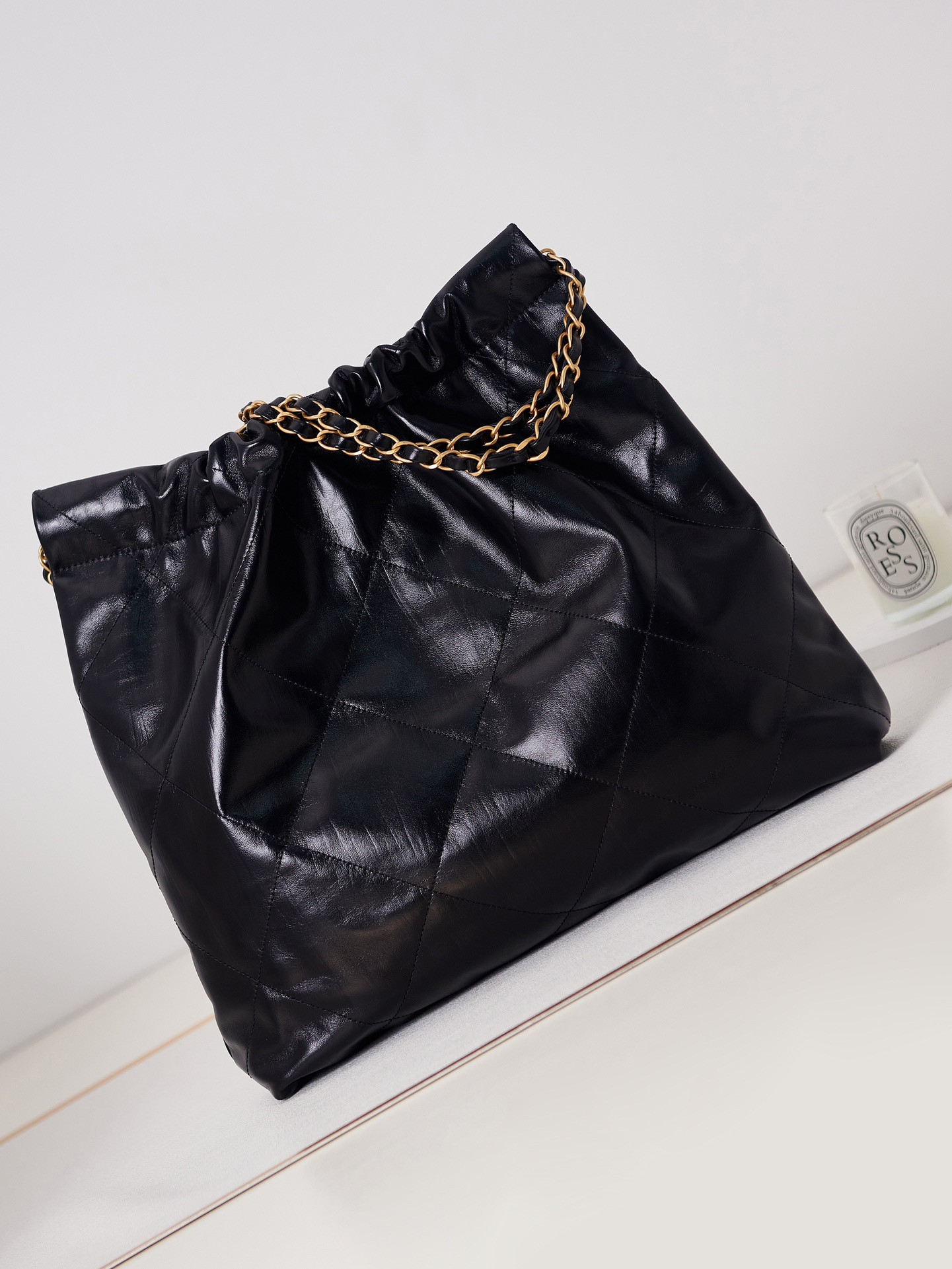 Ch*el 22 HANDBAG Shiny Calfskin & Gold-Tone Metal Black 15.2×16.4×3.1 in