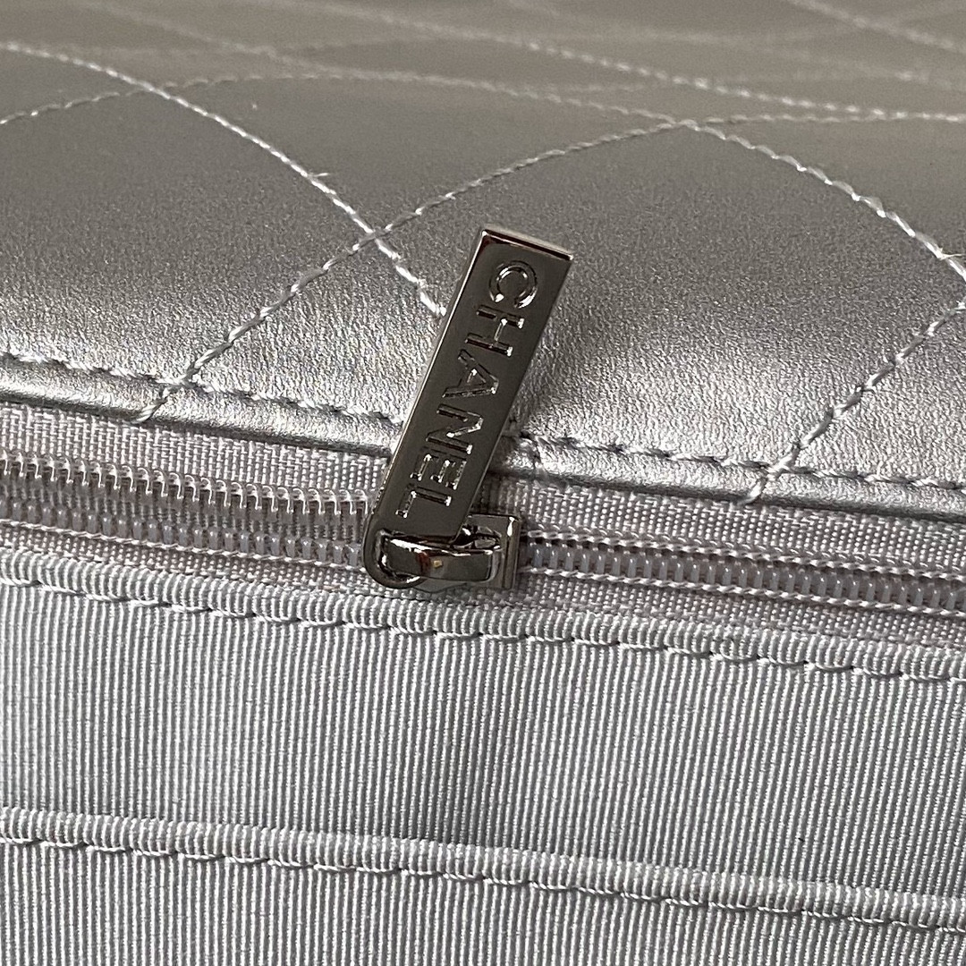 Ch*el CLASSIC FLAP SILVER 28x38x12cm