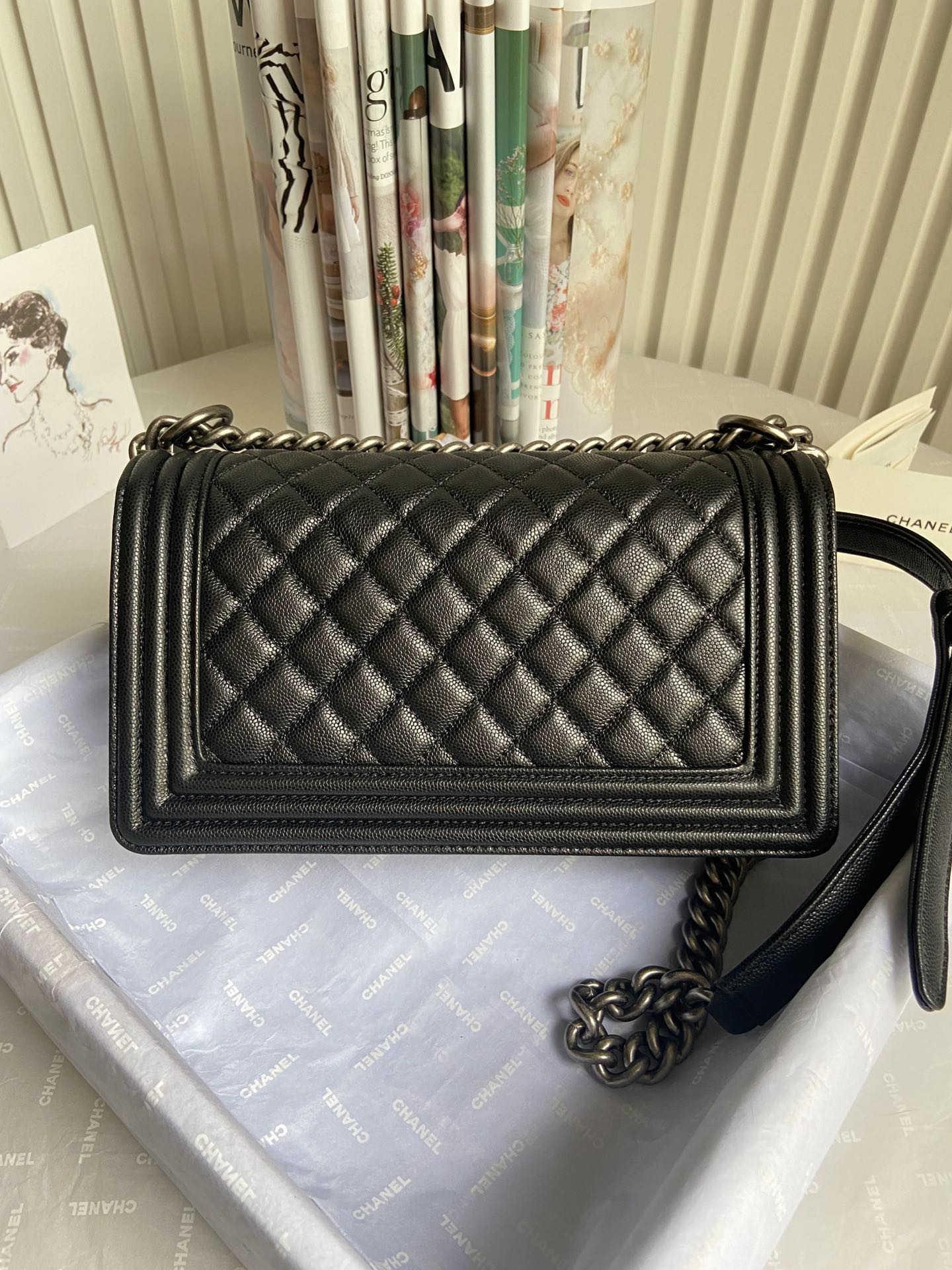 BOY Ch*el HANDBAG Shiny Grained Calfskin 5.9 × 9.8 × 3.5 in