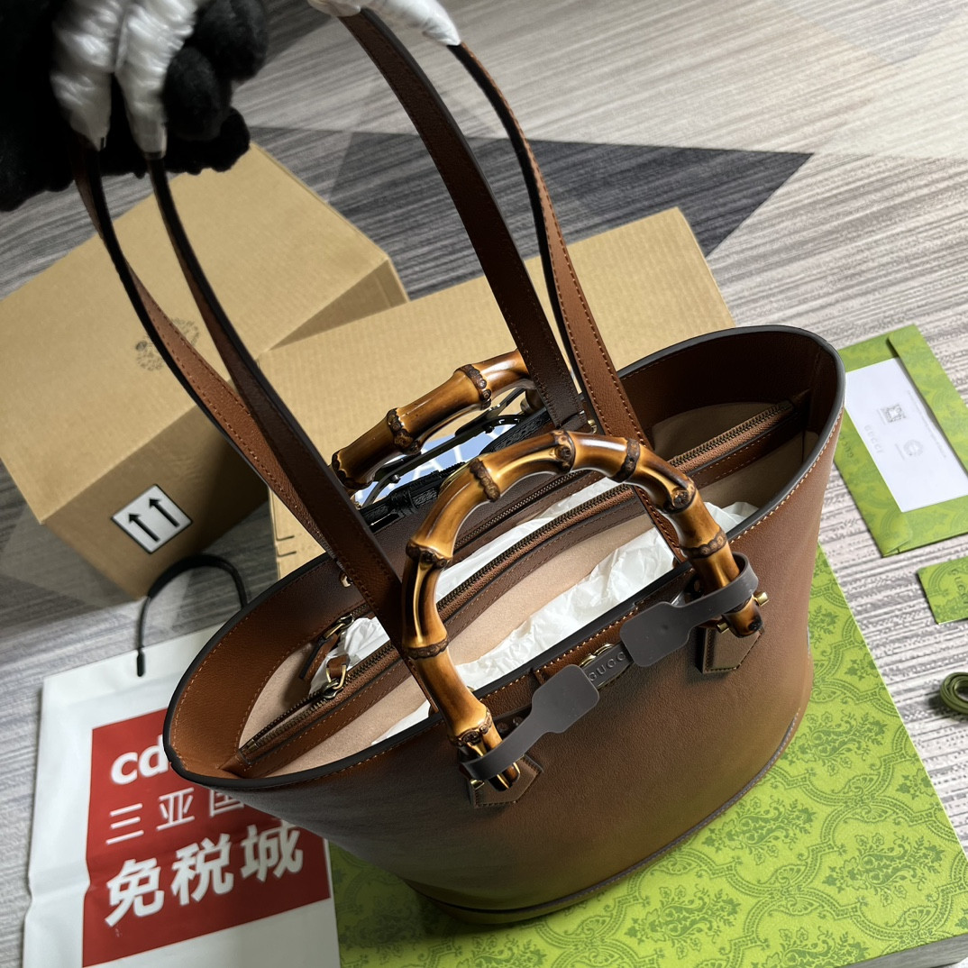 G*u*i DIANA MEDIUM TOTE BAG Cuir 31W x 27H x 15D CM