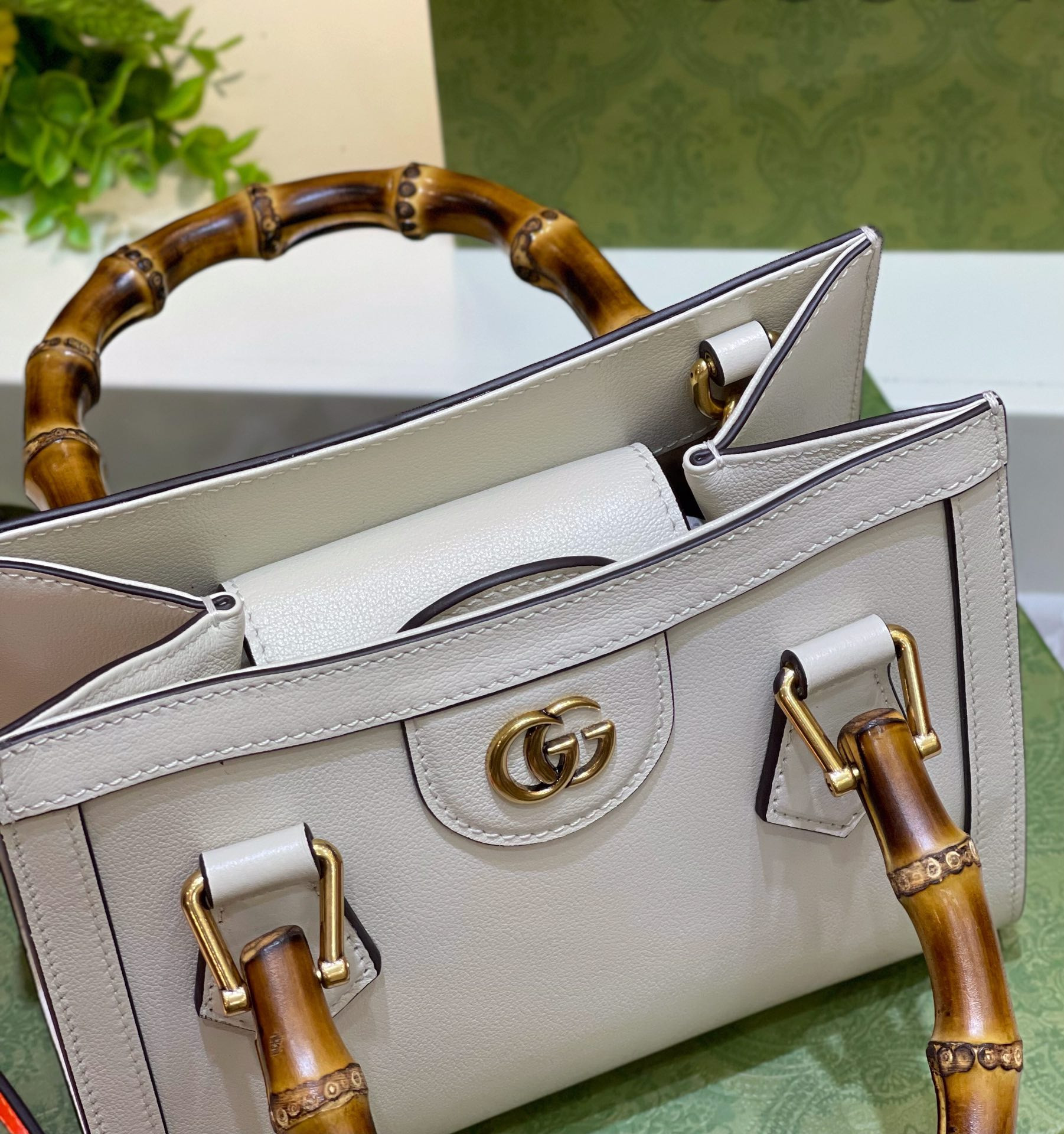 G*u*i DIANA MINI TOTE BAG White 20W x 16H x 10D CM