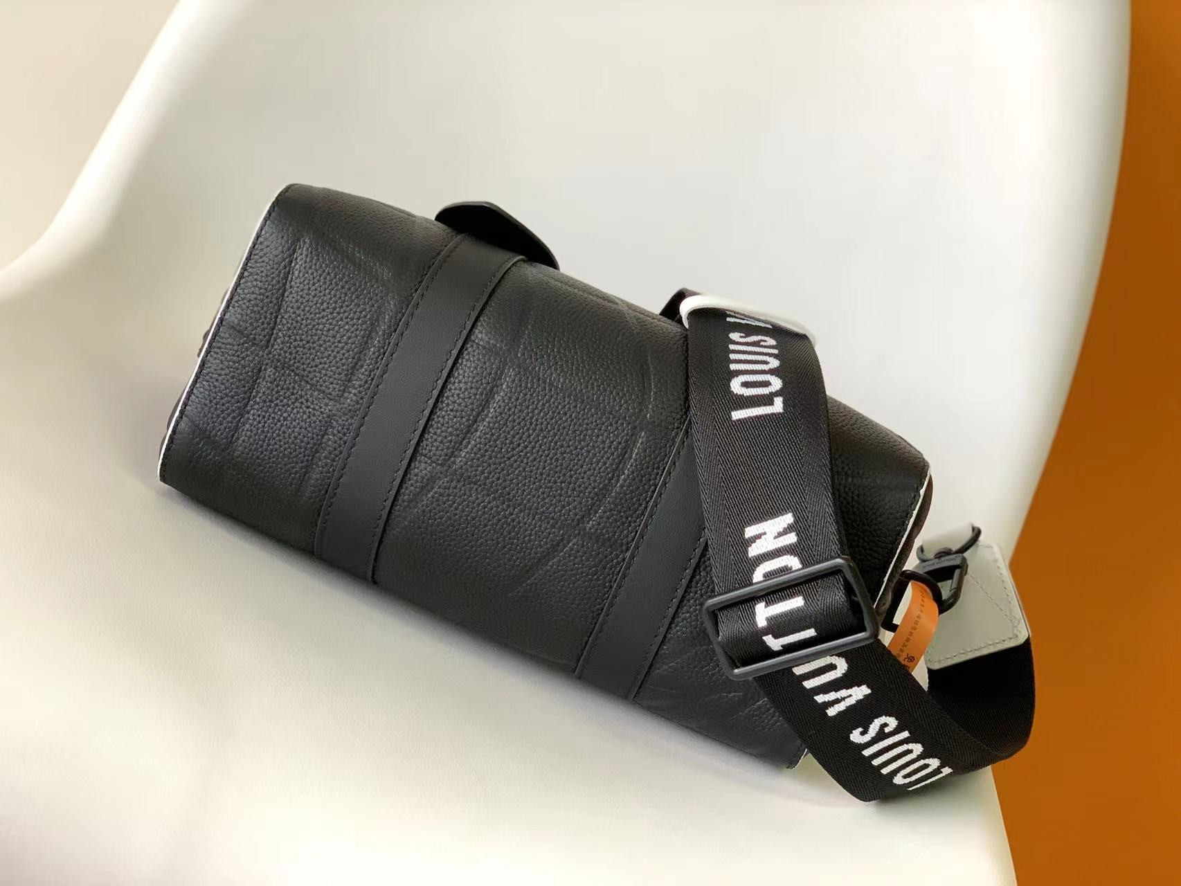 L0*is V*t0n Keepall Bandoulière 25 M21543 9.8 x 5.9 x 4.3 inches